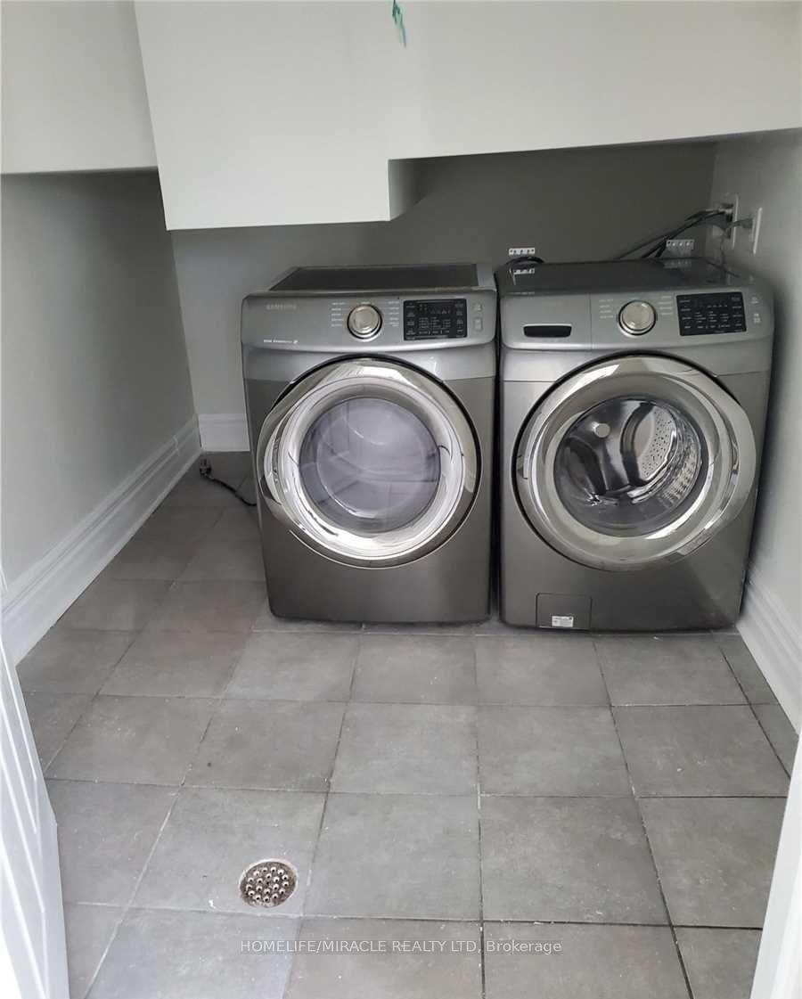 Photo 3 of Unit Lower, 42 Rotherglen Court, Brampton, Brampton West — HOMEH