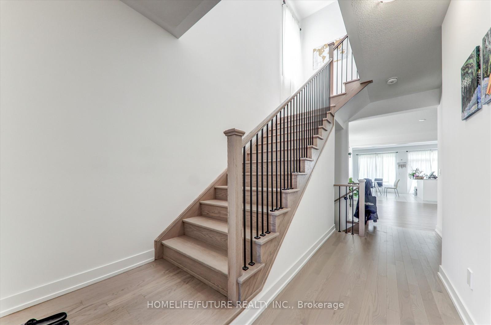 Photo 7 of 20 Deer Ridge Crescent, Whitby, Rural Whitby — HOMEH