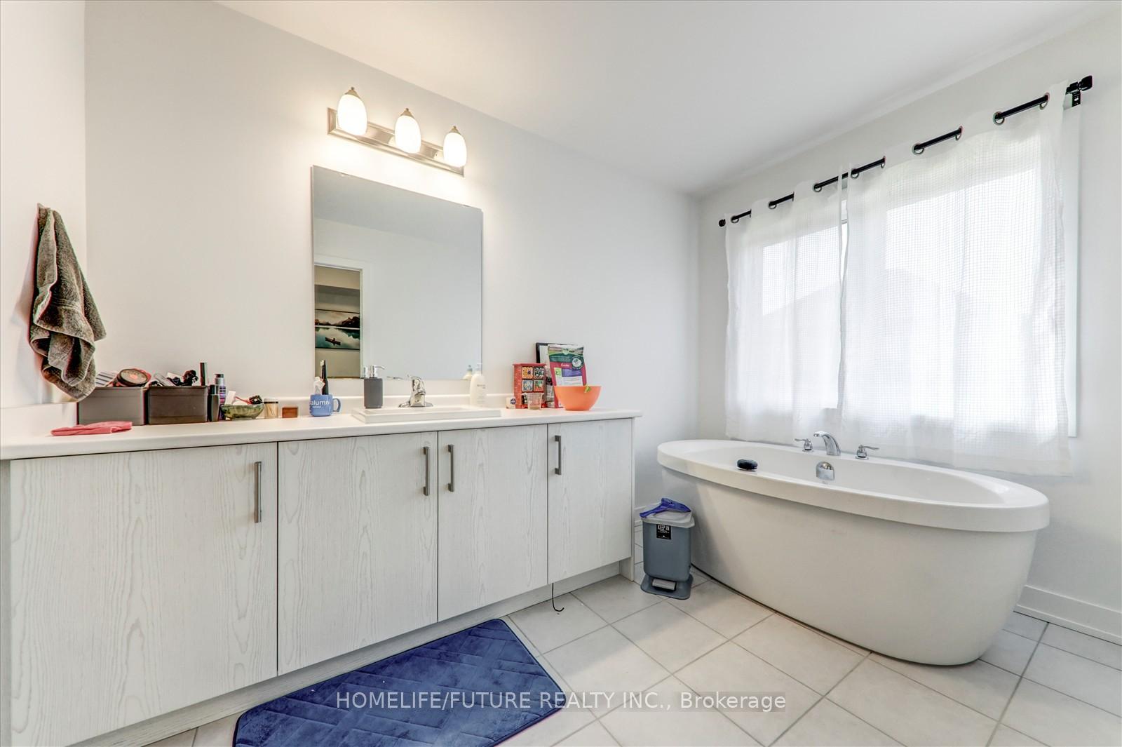 Photo 21 of 20 Deer Ridge Crescent, Whitby, Rural Whitby — HOMEH