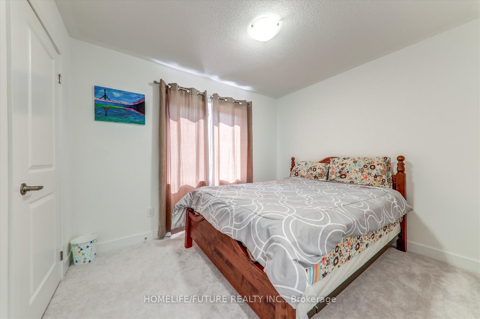 Photo 12 of 20 Deer Ridge Crescent, Whitby, Rural Whitby — HOMEH