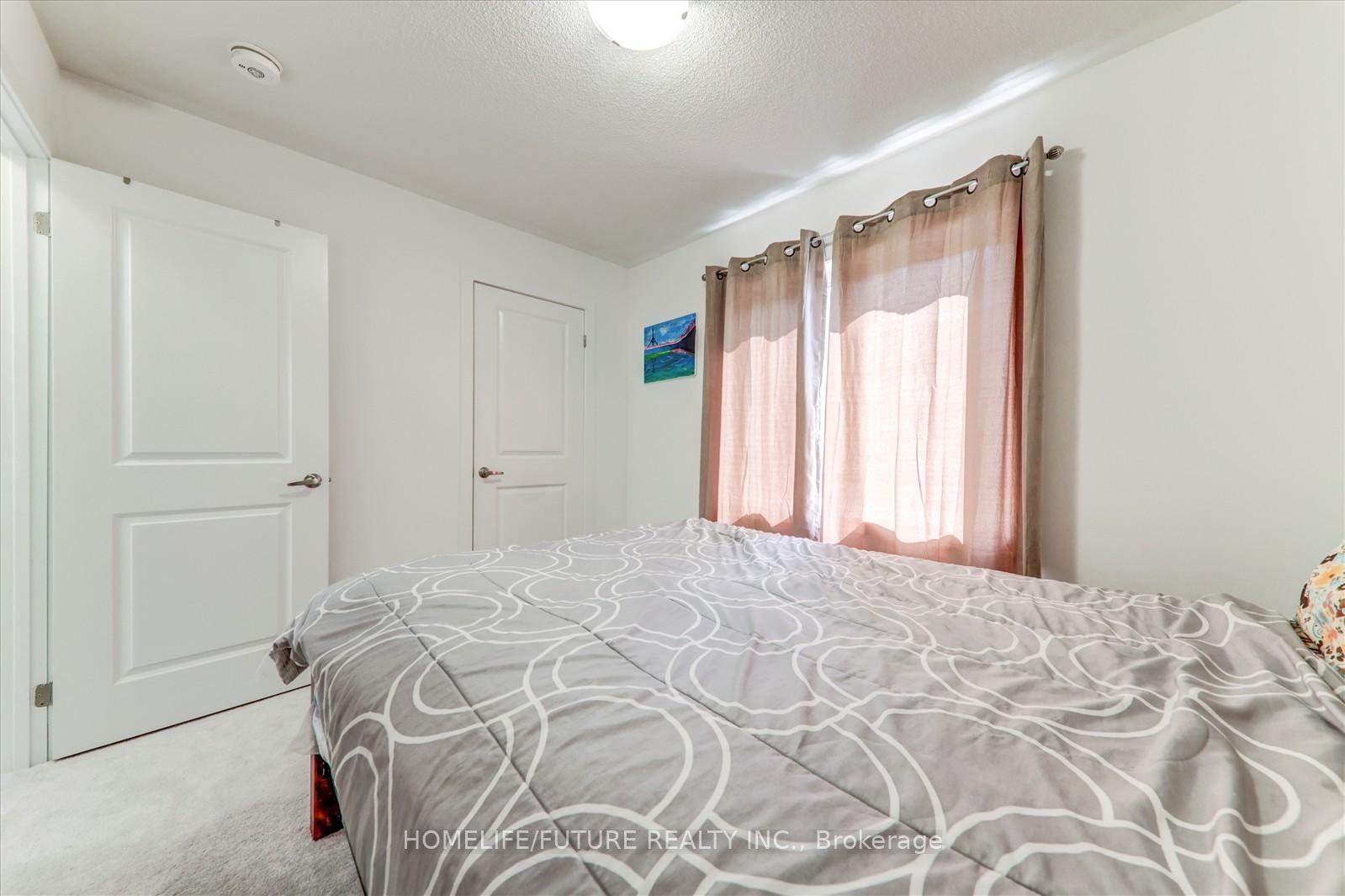 Photo 18 of 20 Deer Ridge Crescent, Whitby, Rural Whitby — HOMEH