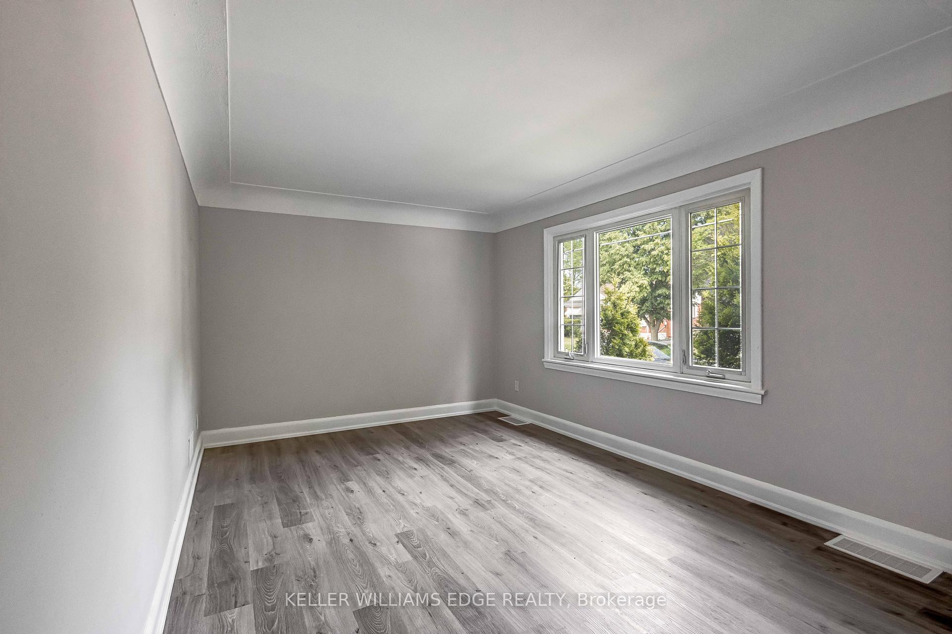 Photo 15 of Unit Upper Level, 44 West 4th Street, Hamilton, Southam — HOMEH