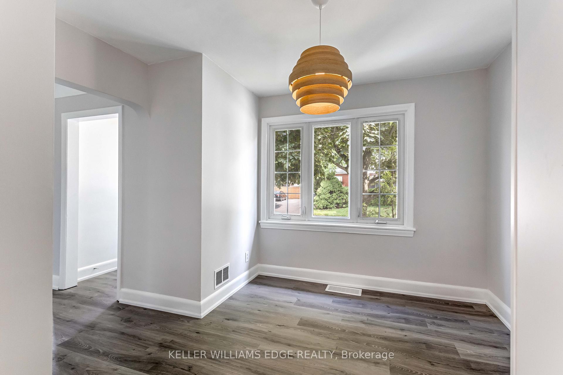 Photo 4 of Unit Upper Level, 44 West 4th Street, Hamilton, Southam — HOMEH