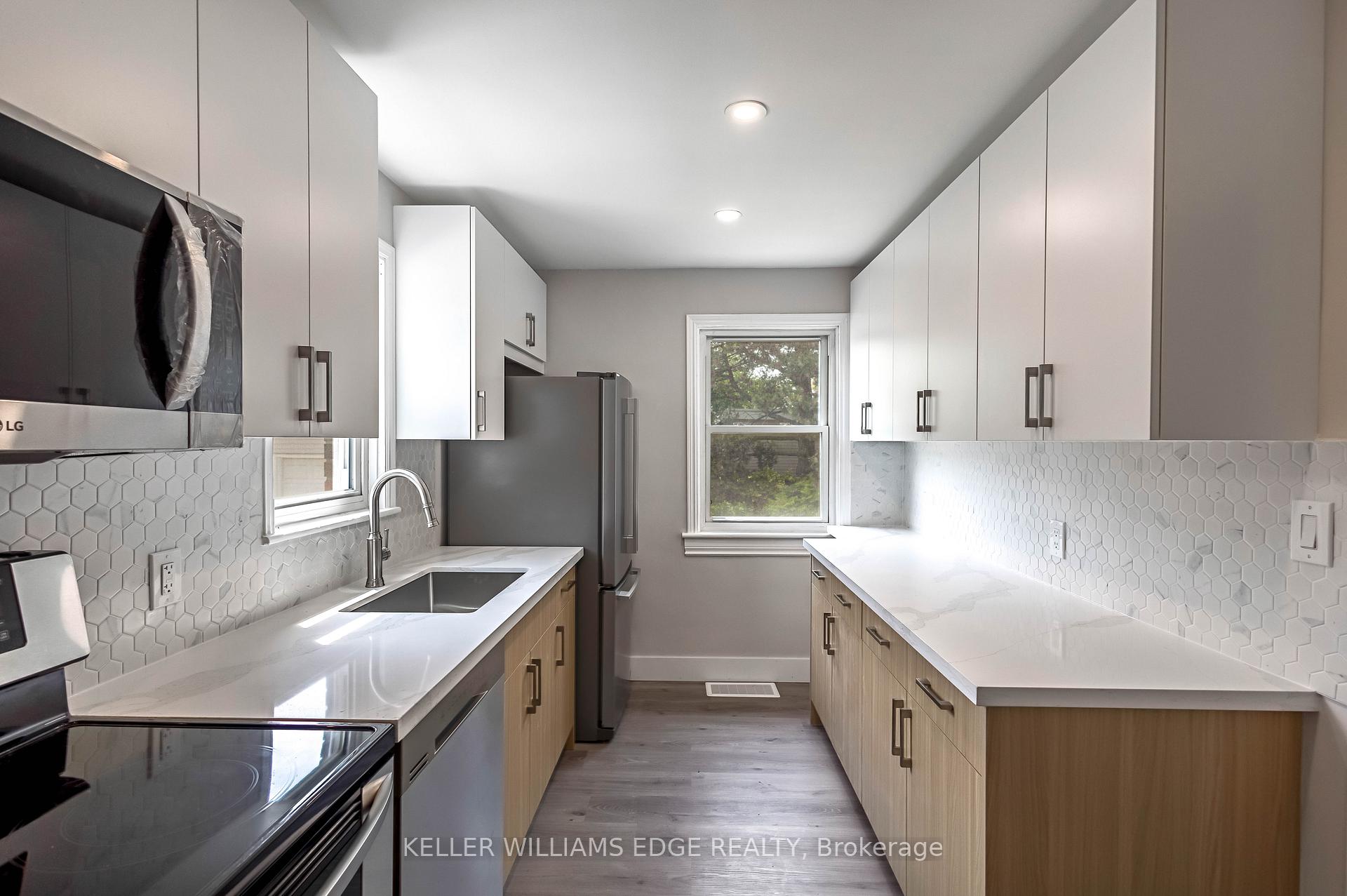 Photo 8 of Unit Upper Level, 44 West 4th Street, Hamilton, Southam — HOMEH
