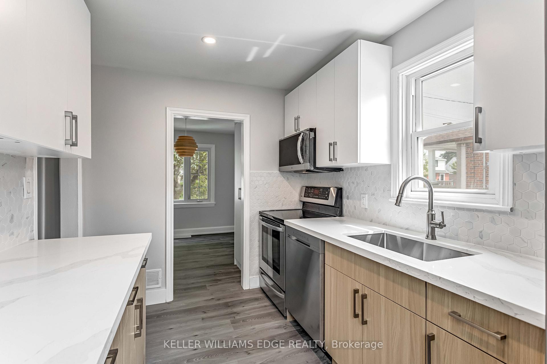 Photo 16 of Unit Upper Level, 44 West 4th Street, Hamilton, Southam — HOMEH