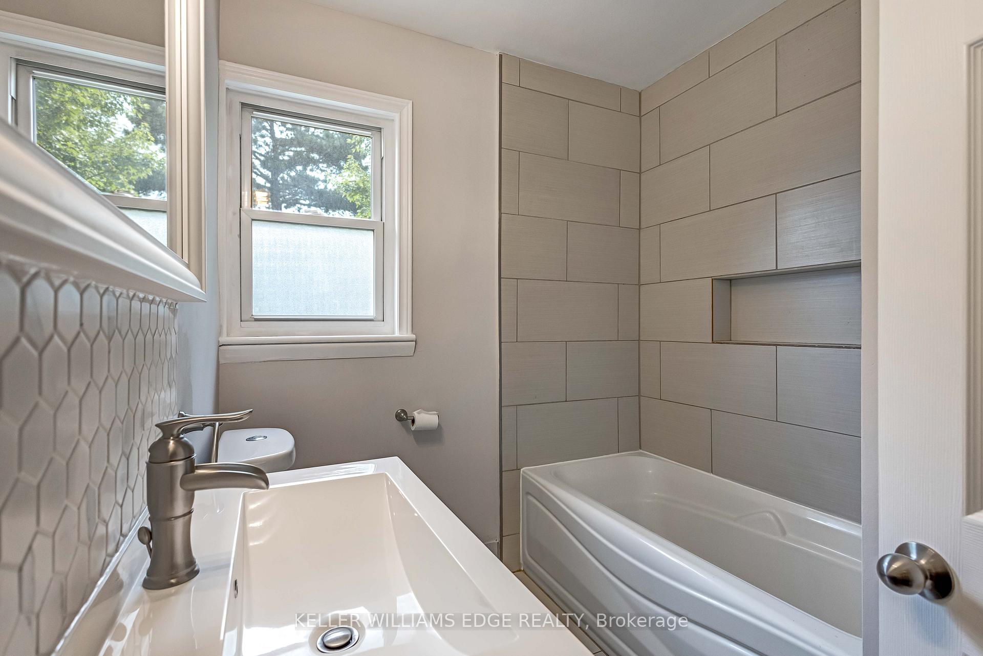 Photo 26 of Unit Upper Level, 44 West 4th Street, Hamilton, Southam — HOMEH