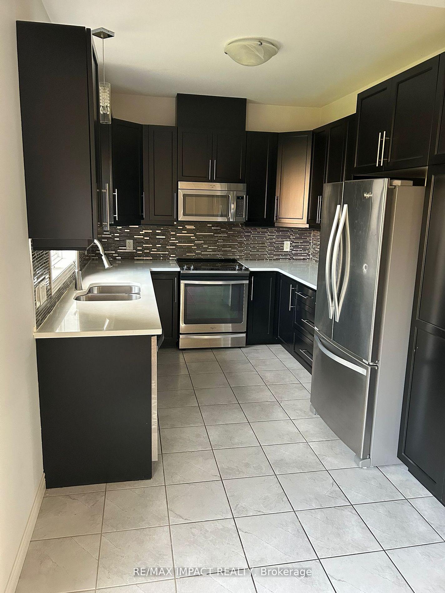 Photo 15 of 212 Greenwater Place, Kitchener — HOMEH