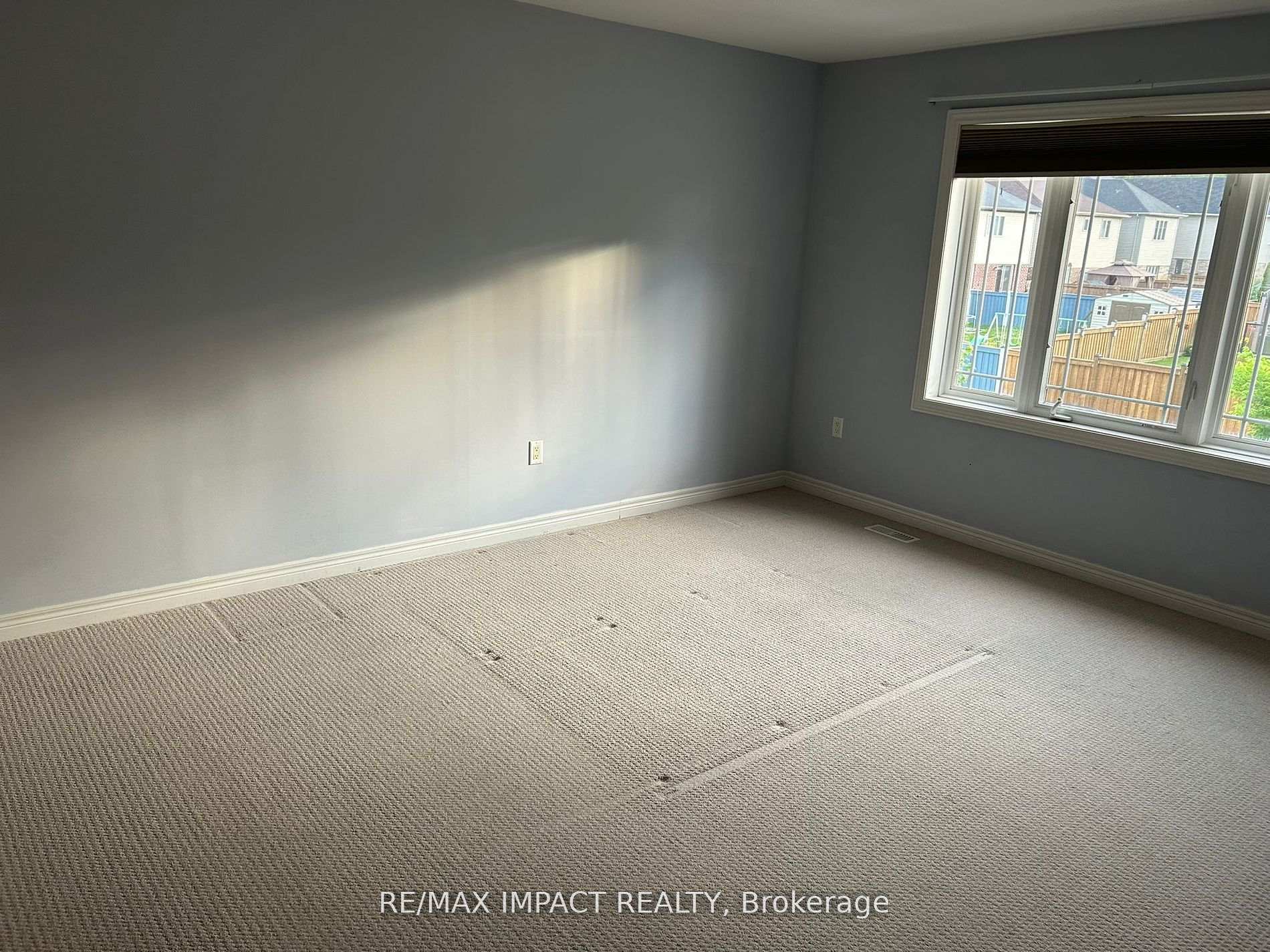 Photo 11 of 212 Greenwater Place, Kitchener — HOMEH