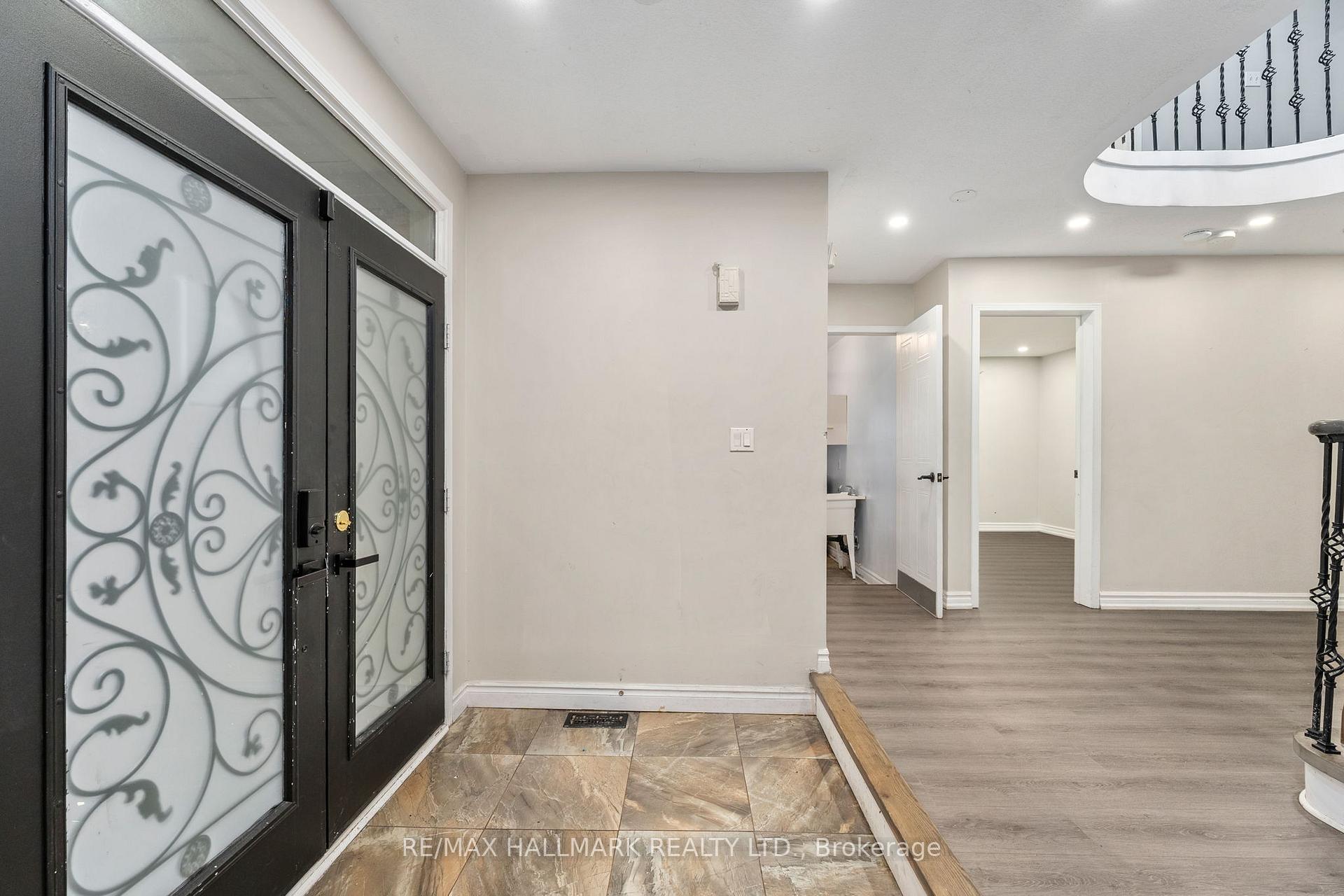 Photo 4 of 981 Deer Valley Drive, Oshawa, Northglen — HOMEH