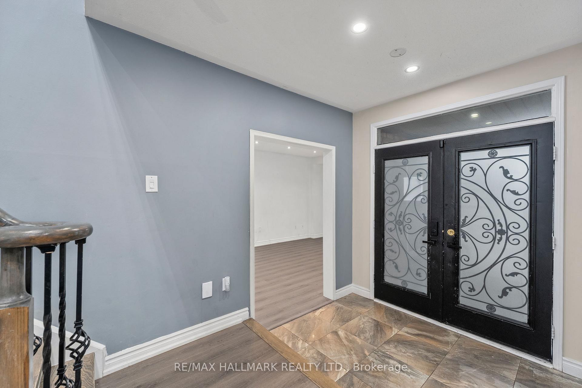 Photo 3 of 981 Deer Valley Drive, Oshawa, Northglen — HOMEH