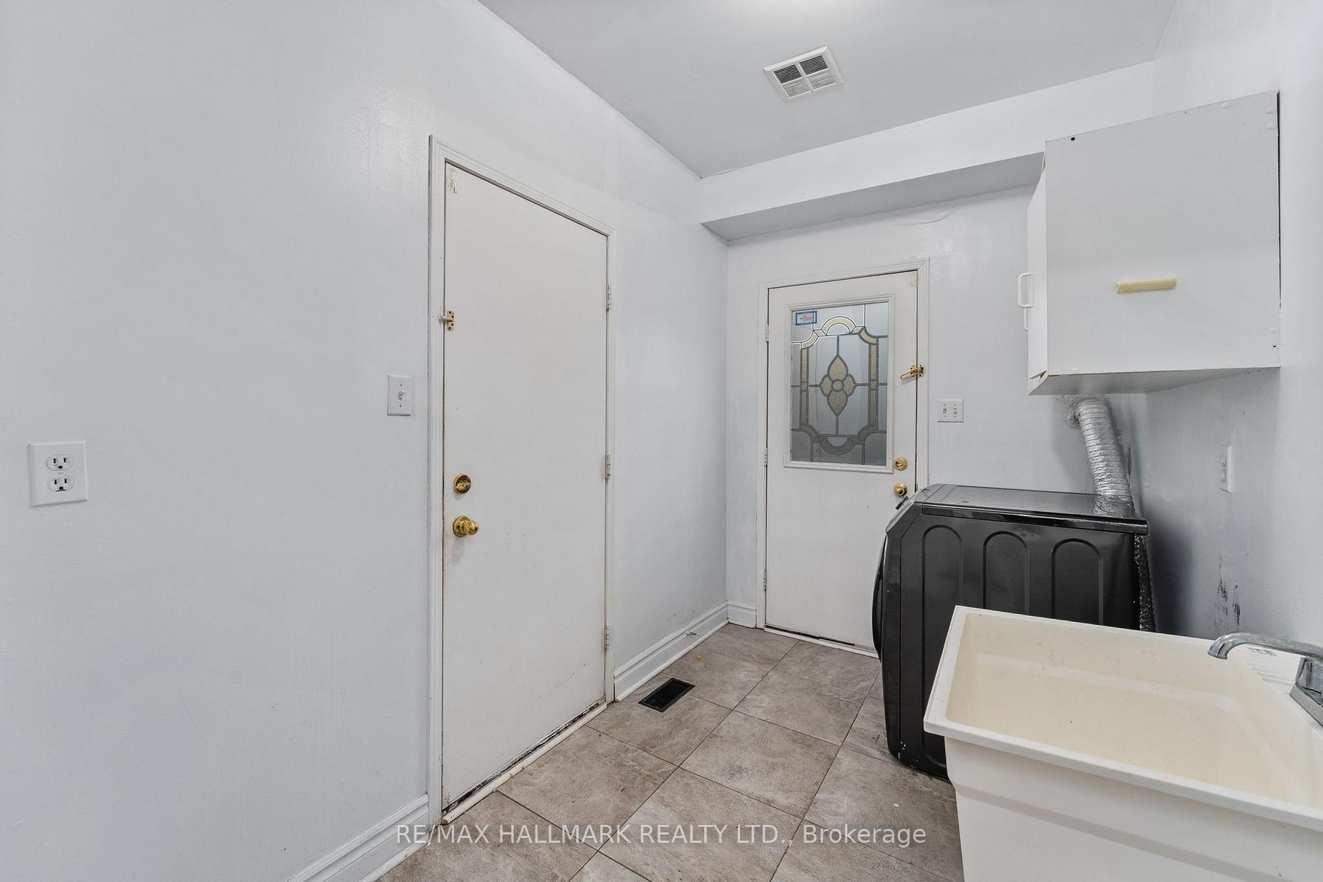 Photo 8 of 981 Deer Valley Drive, Oshawa, Northglen — HOMEH
