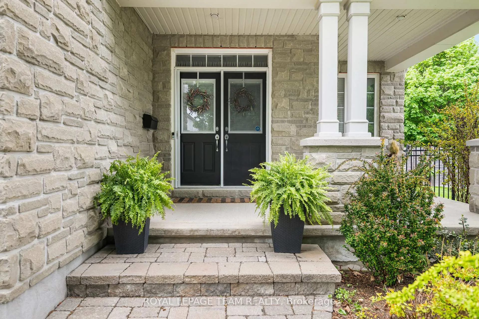Photo 2 of 47 Blackshire Circle, Ottawa, Barrhaven - Stonebridge — HOMEH