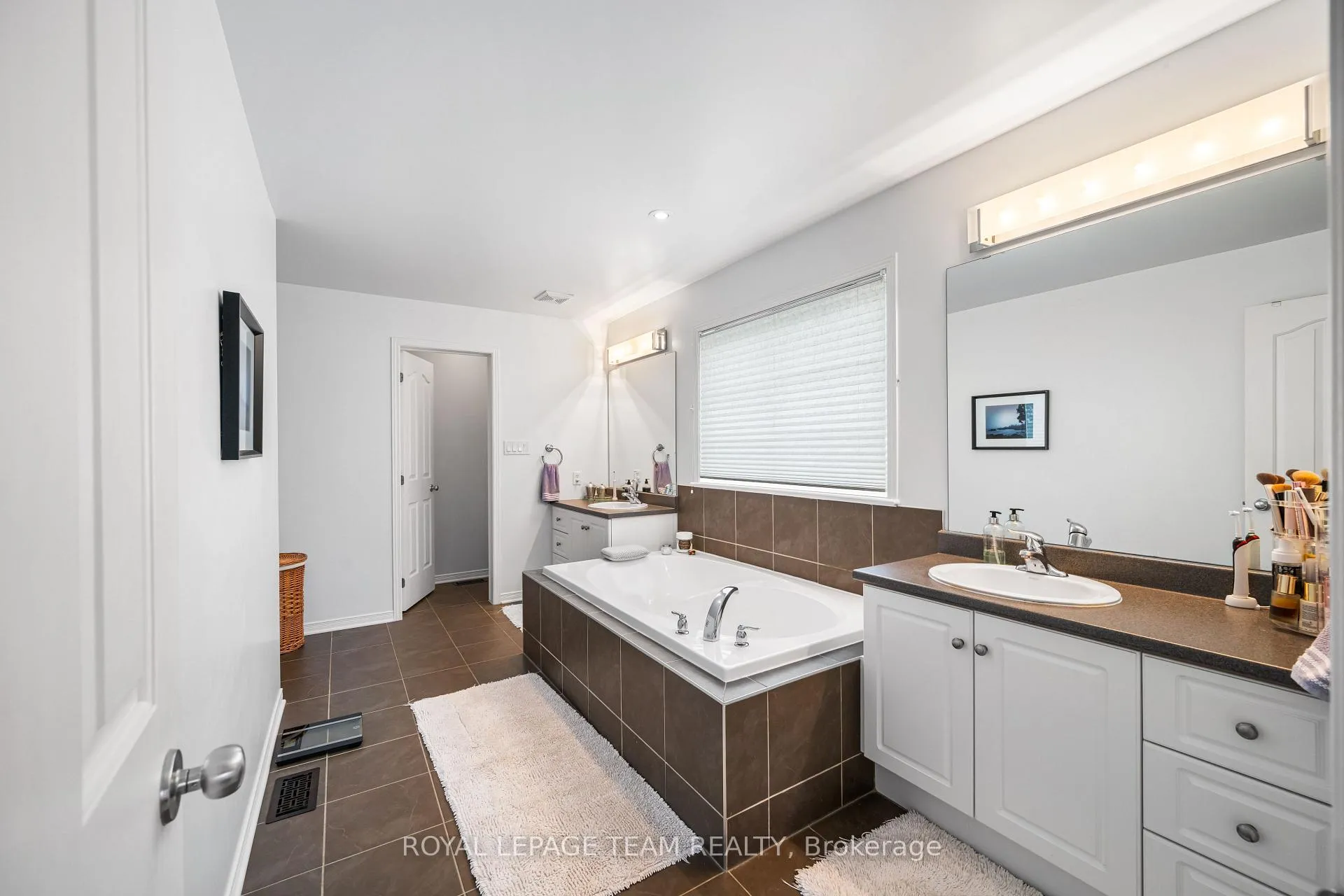Photo 23 of 47 Blackshire Circle, Ottawa, Barrhaven - Stonebridge — HOMEH