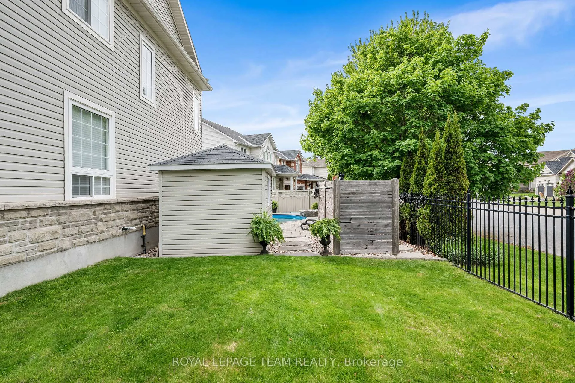 Photo 34 of 47 Blackshire Circle, Ottawa, Barrhaven - Stonebridge — HOMEH