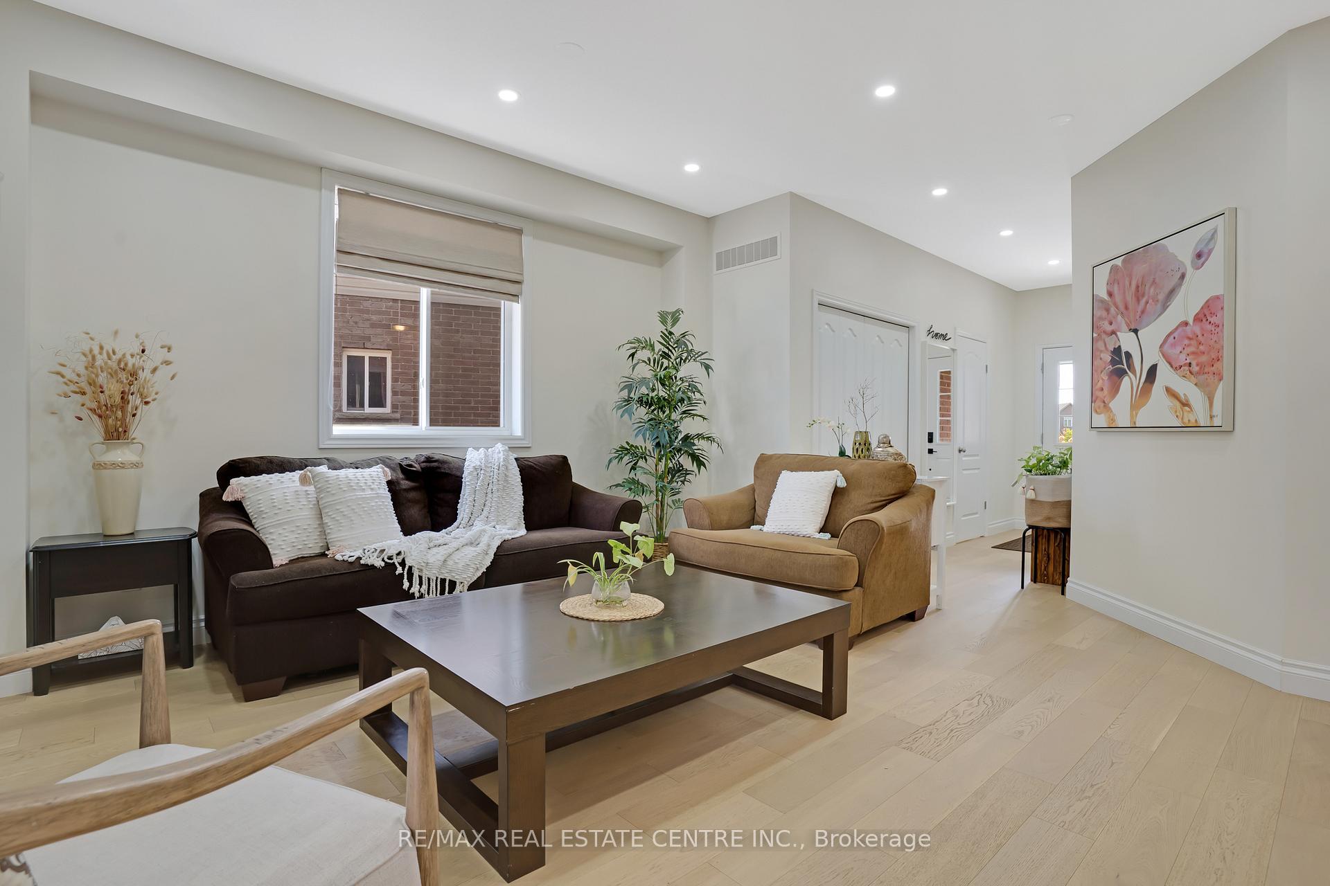 Photo 8 of 46 Stillwater Street, Kitchener — HOMEH