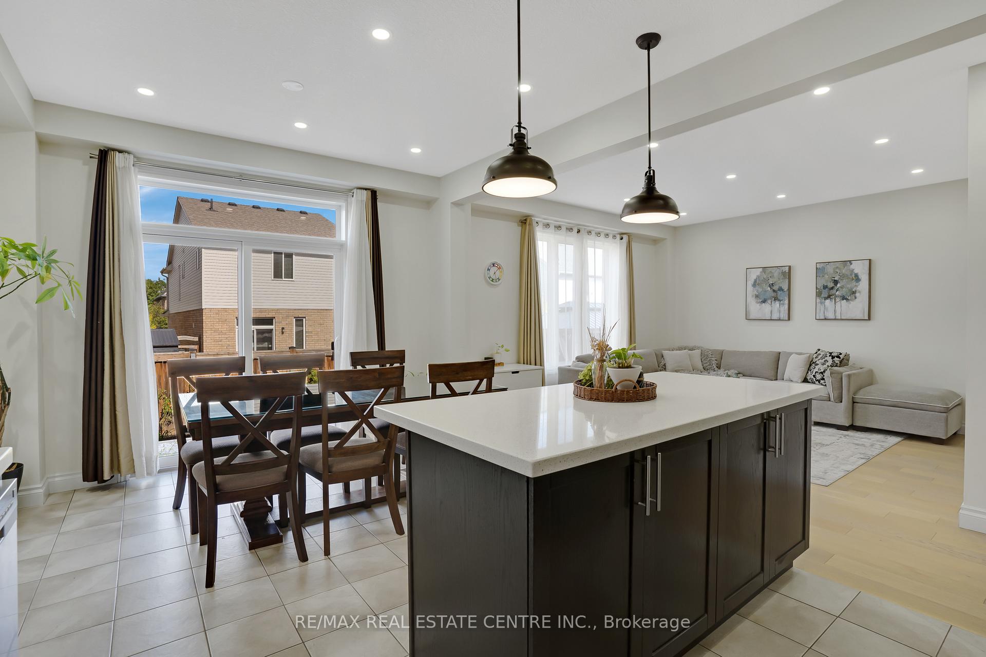 Photo 10 of 46 Stillwater Street, Kitchener — HOMEH