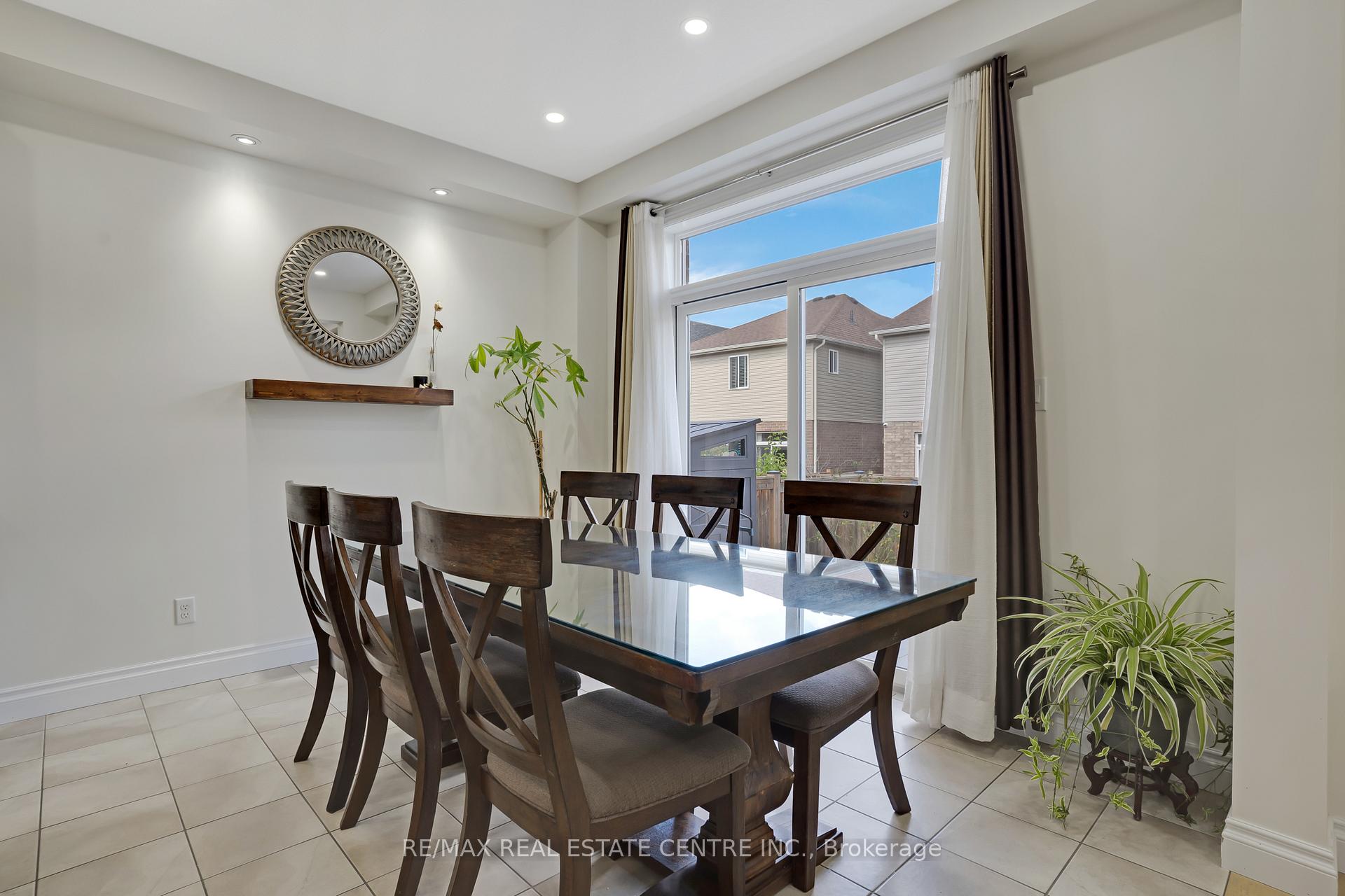 Photo 5 of 46 Stillwater Street, Kitchener — HOMEH