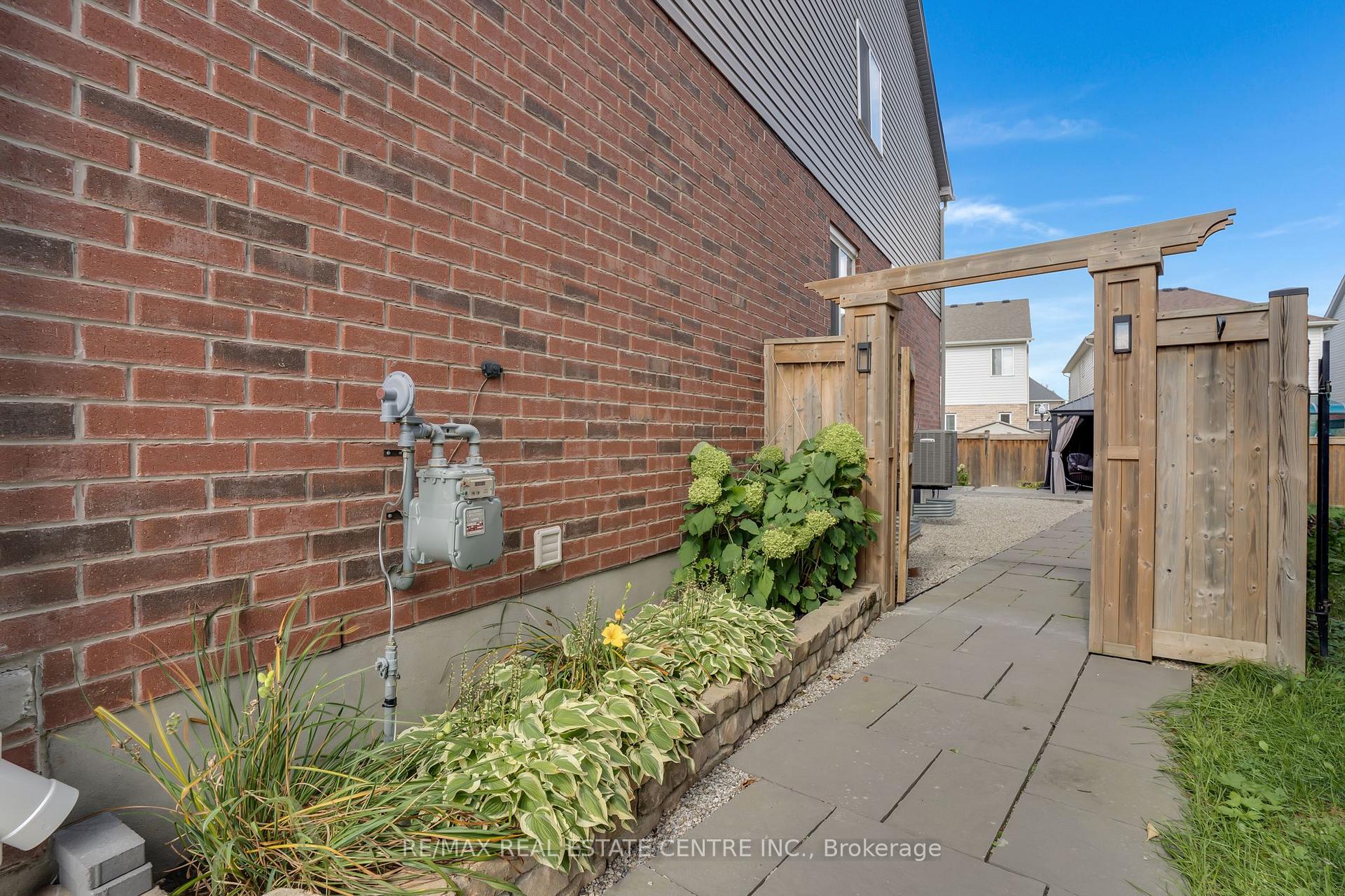 Photo 48 of 46 Stillwater Street, Kitchener — HOMEH