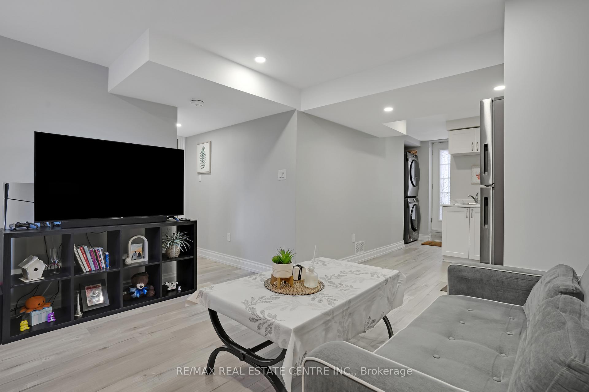 Photo 26 of 46 Stillwater Street, Kitchener — HOMEH