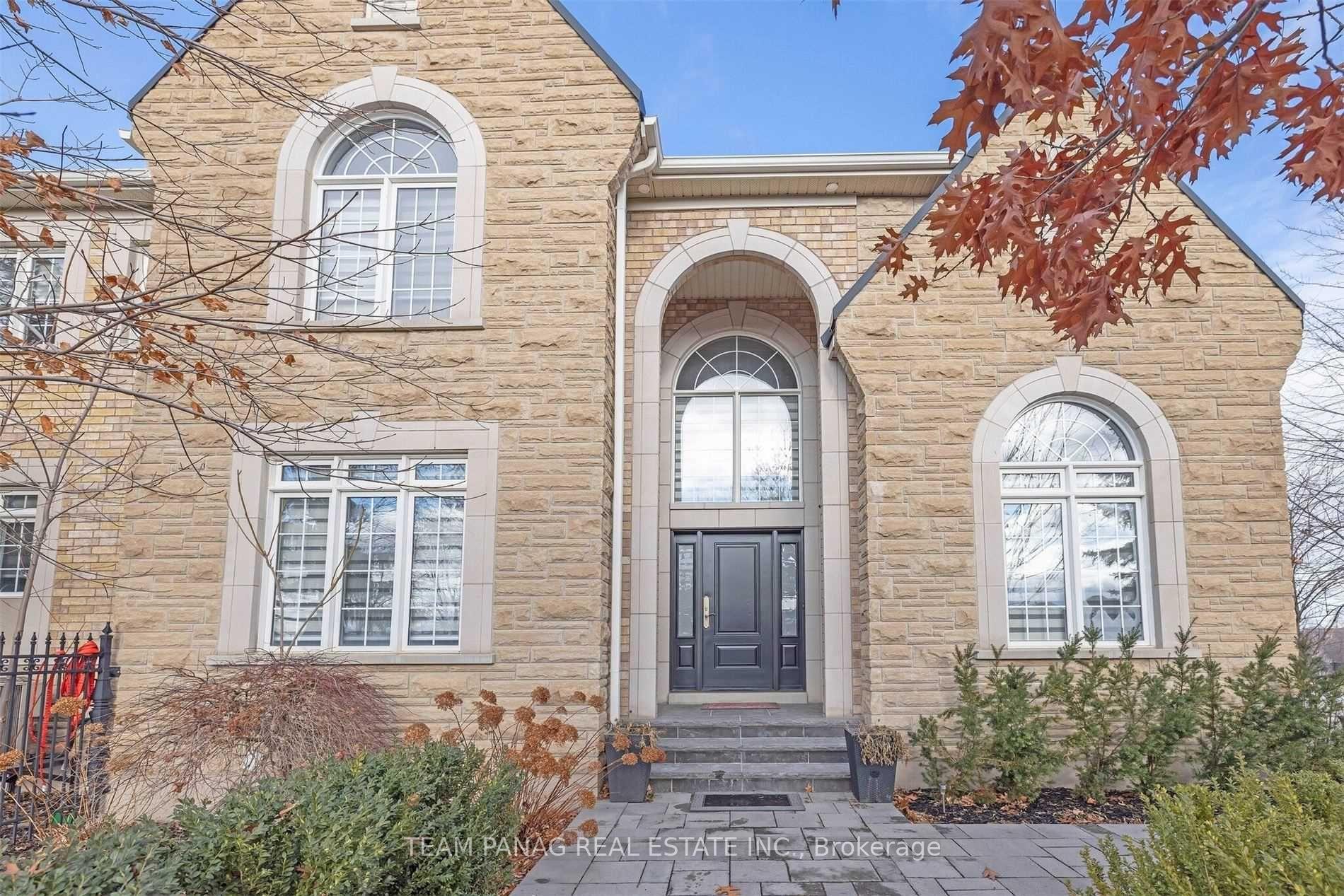 Photo 8 of 73 Louvain Drive, Brampton, Vales of Castlemore North — HOMEH
