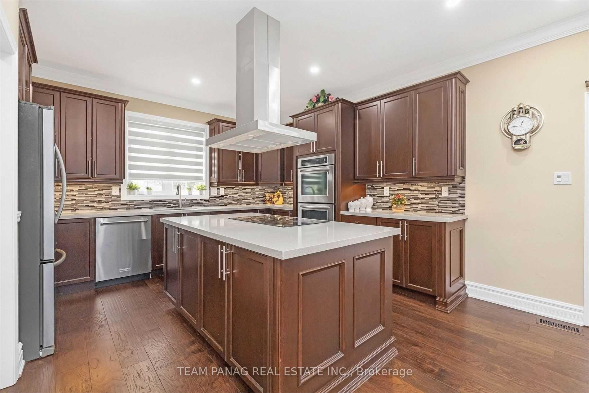 Photo 34 of 73 Louvain Drive, Brampton, Vales of Castlemore North — HOMEH