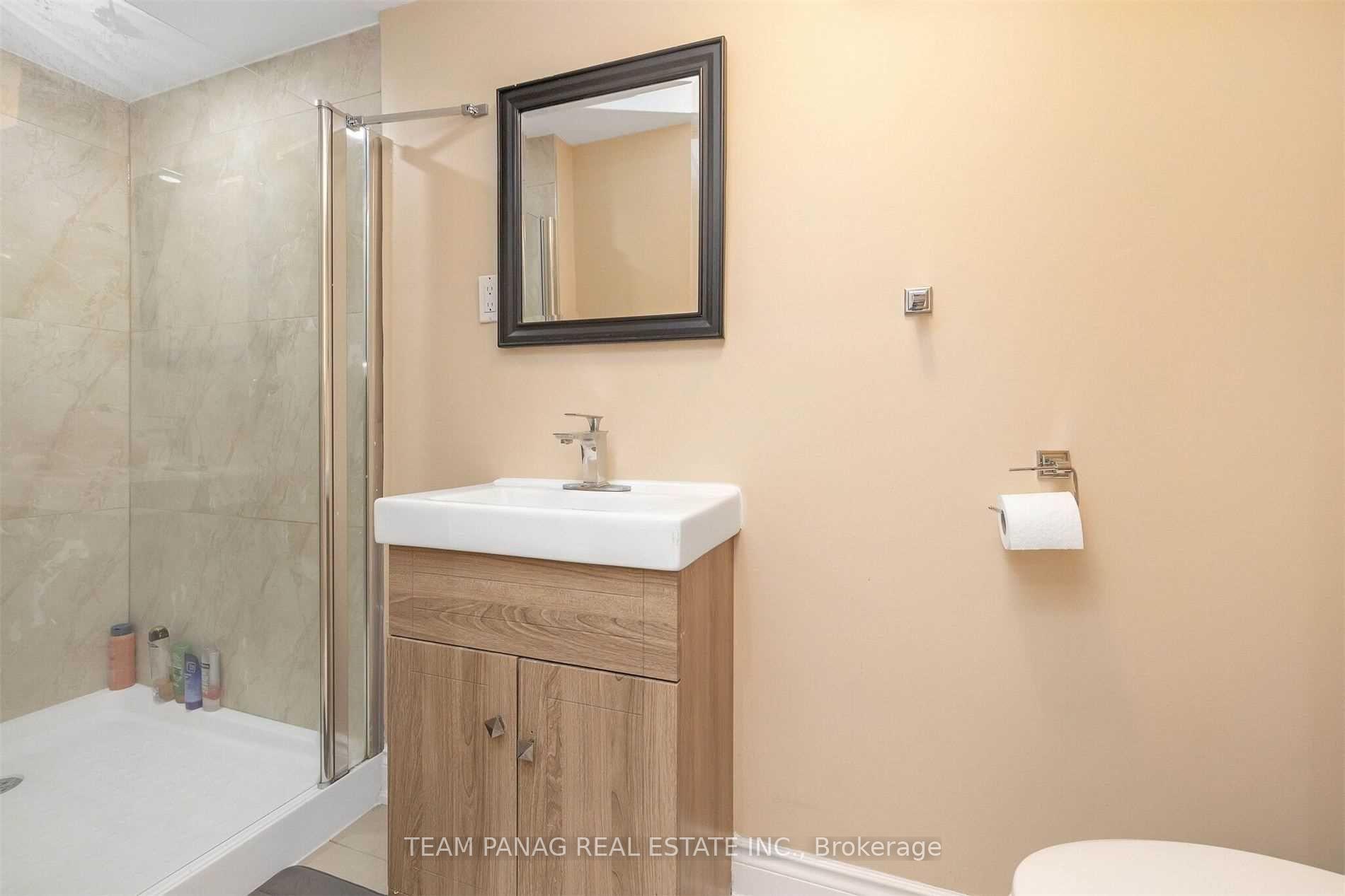 Photo 25 of 73 Louvain Drive, Brampton, Vales of Castlemore North — HOMEH