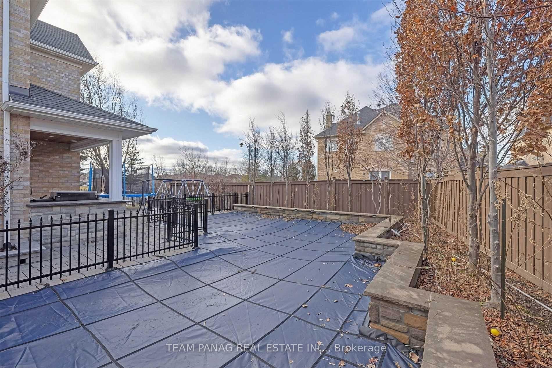 Photo 32 of 73 Louvain Drive, Brampton, Vales of Castlemore North — HOMEH