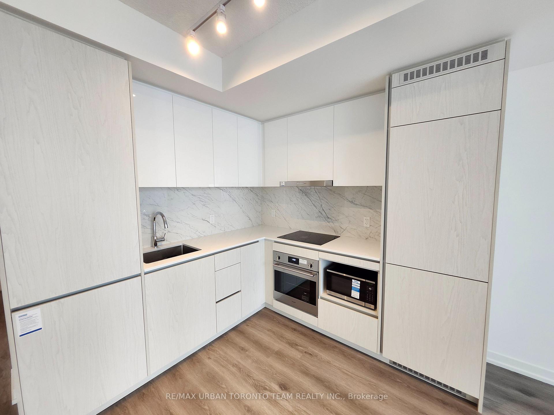Photo 5 of Unit 4103, 28 Interchange Way, Vaughan, Vaughan Corporate Centre — HOMEH