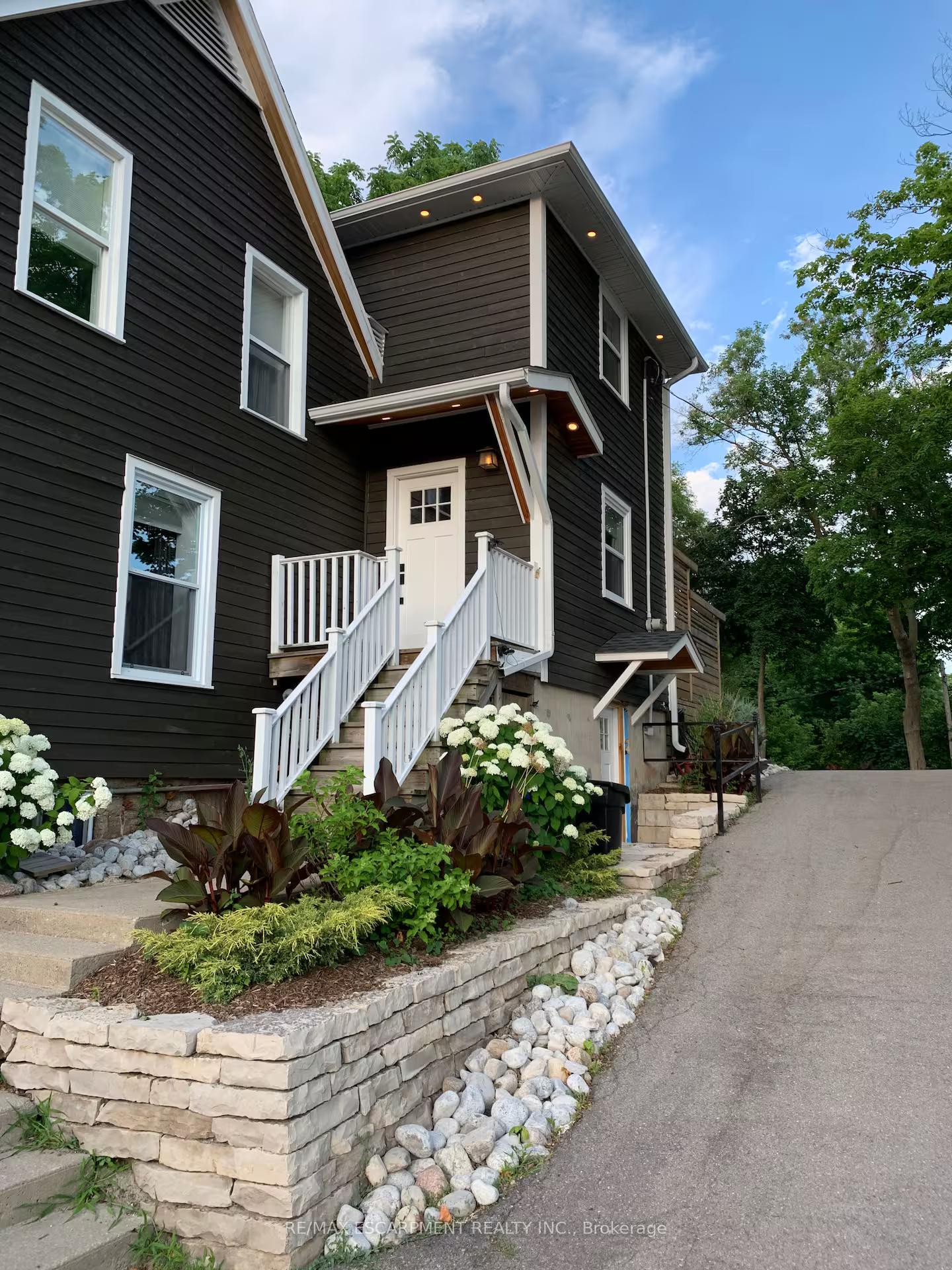 Photo 23 of Unit 2, 426 Wilson Street E, Hamilton, Ancaster — HOMEH