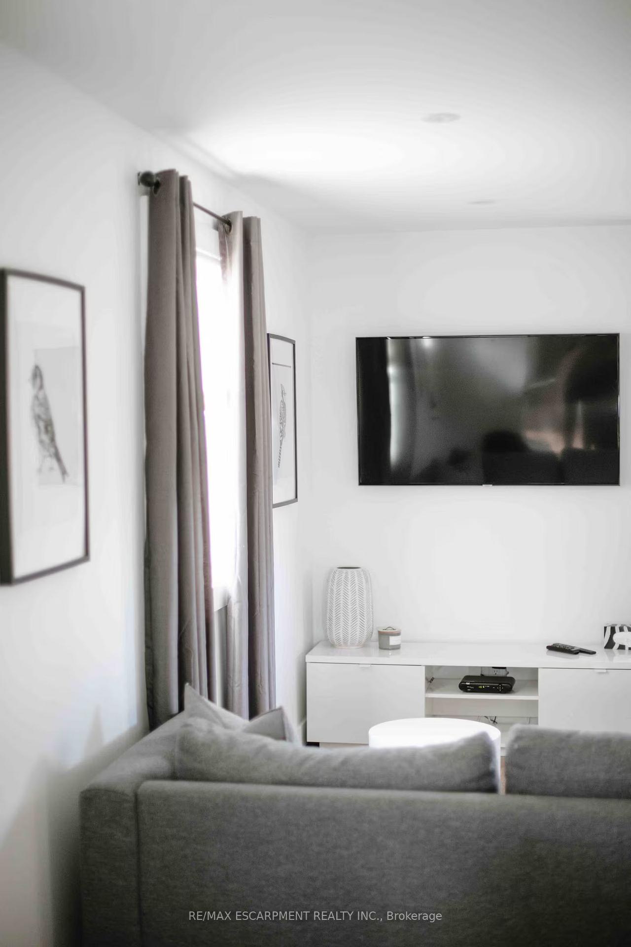 Photo 5 of Unit 2, 426 Wilson Street E, Hamilton, Ancaster — HOMEH