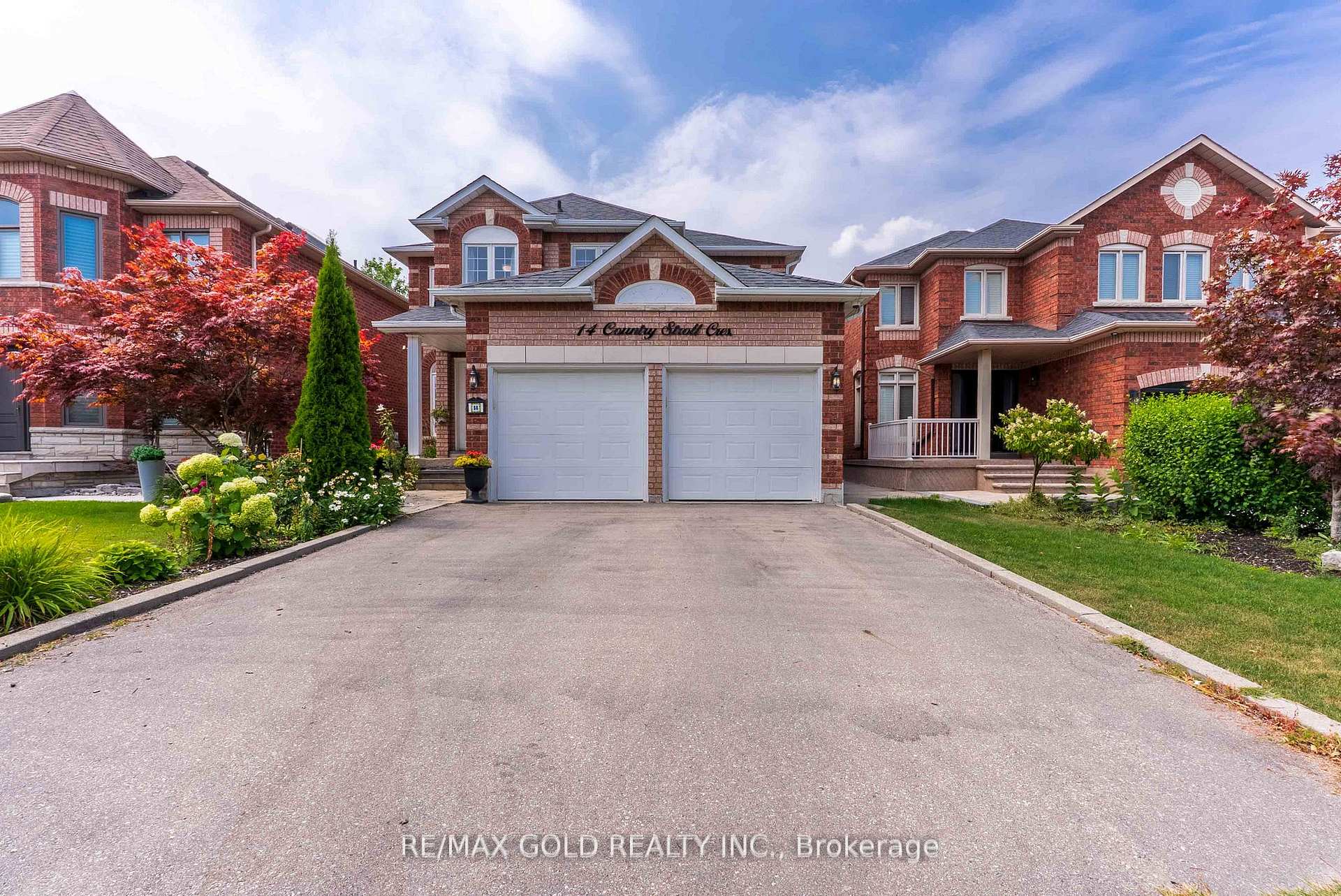 Photo 2 of 14 Country Stroll Crescent, Caledon, Bolton West — HOMEH