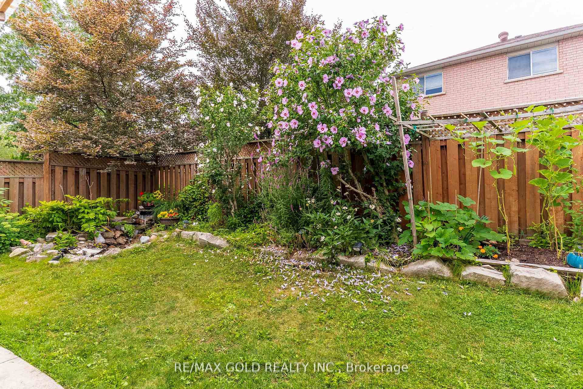 Photo 29 of 14 Country Stroll Crescent, Caledon, Bolton West — HOMEH