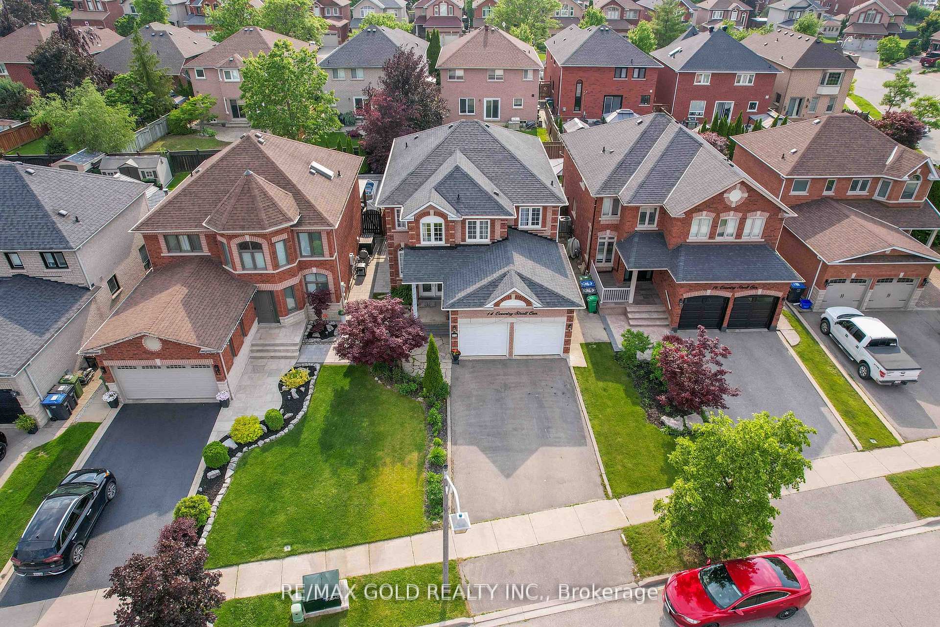 Photo 36 of 14 Country Stroll Crescent, Caledon, Bolton West — HOMEH