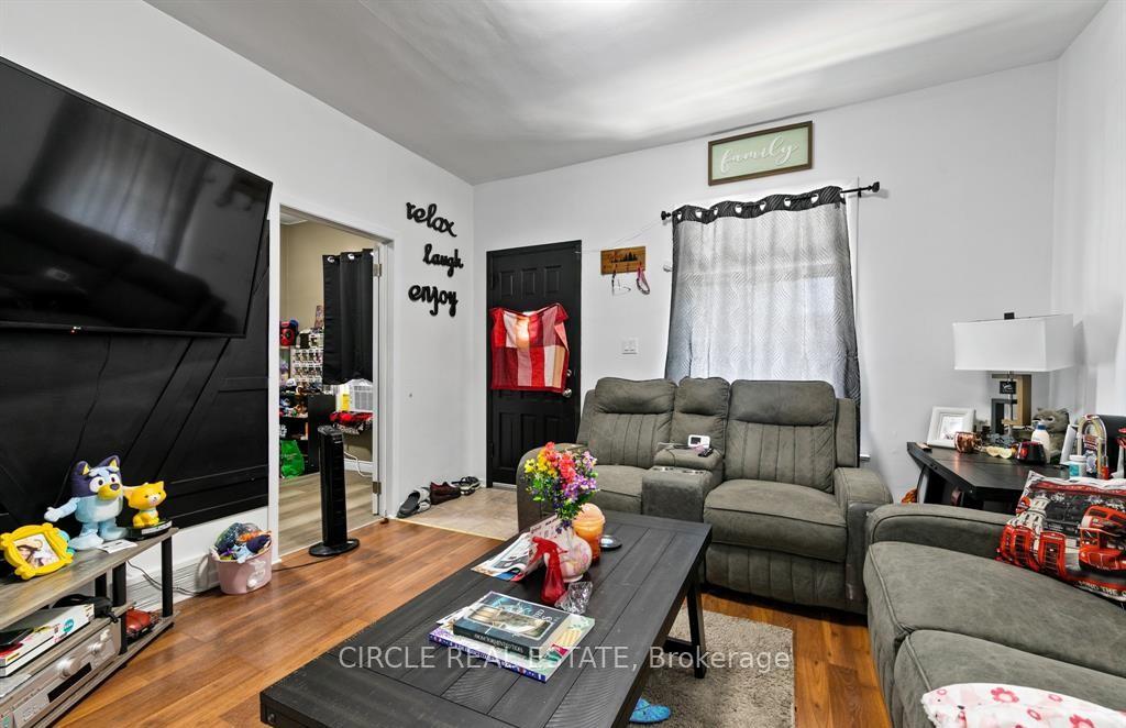 Photo 7 of 410 Erie Street E, Windsor — HOMEH