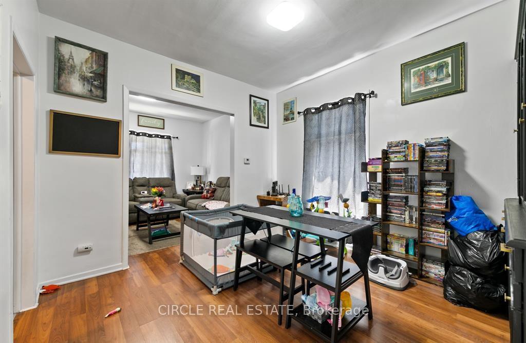 Photo 5 of 410 Erie Street E, Windsor — HOMEH