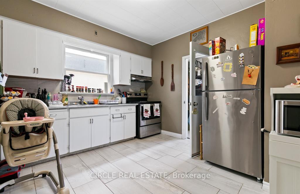 Photo 20 of 410 Erie Street E, Windsor — HOMEH