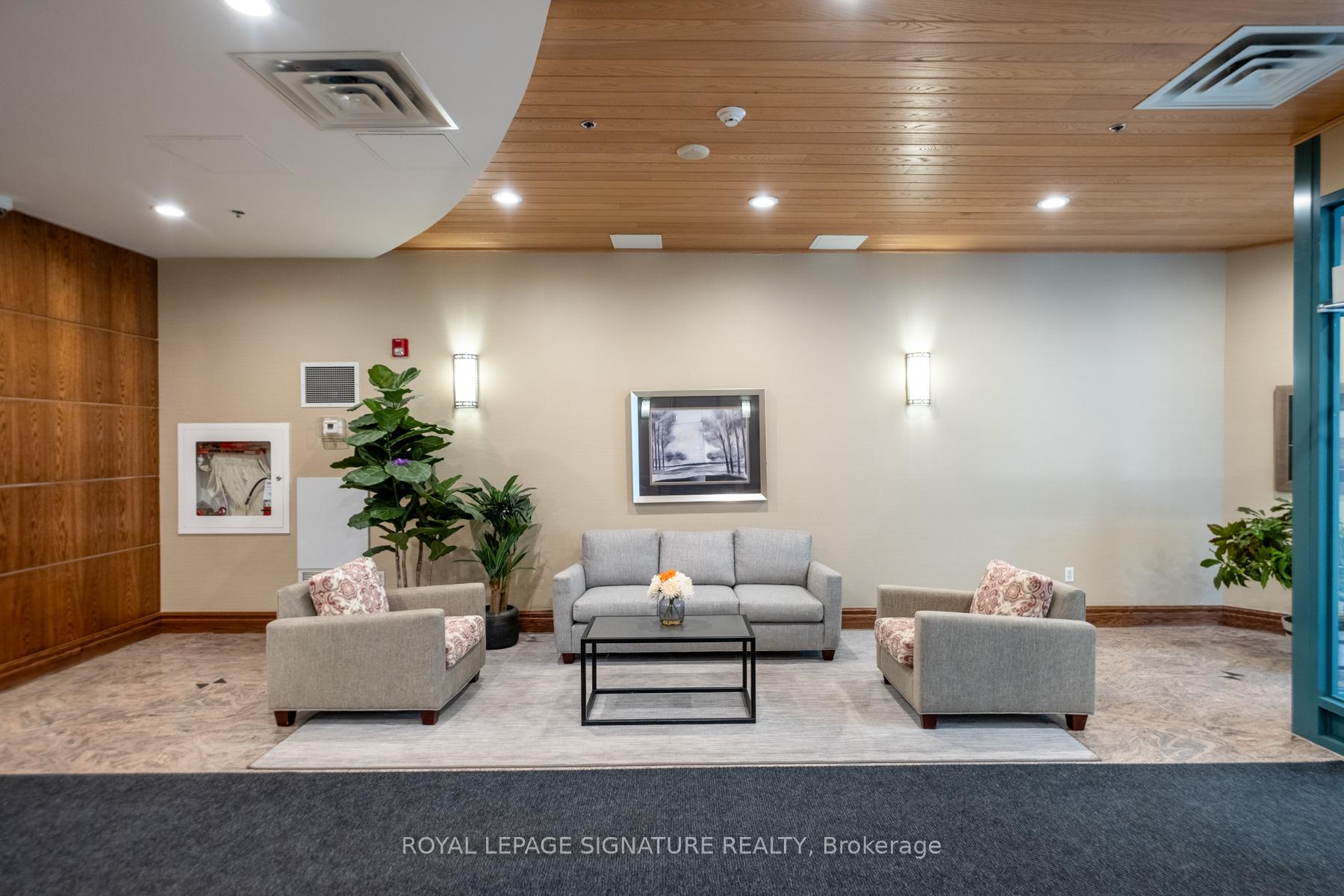 Photo 10 of Unit 402, 1863 Queen Street E, Toronto, The Beaches — HOMEH