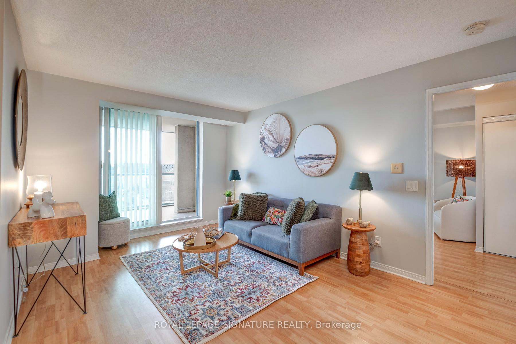 Photo 2 of Unit 402, 1863 Queen Street E, Toronto, The Beaches — HOMEH