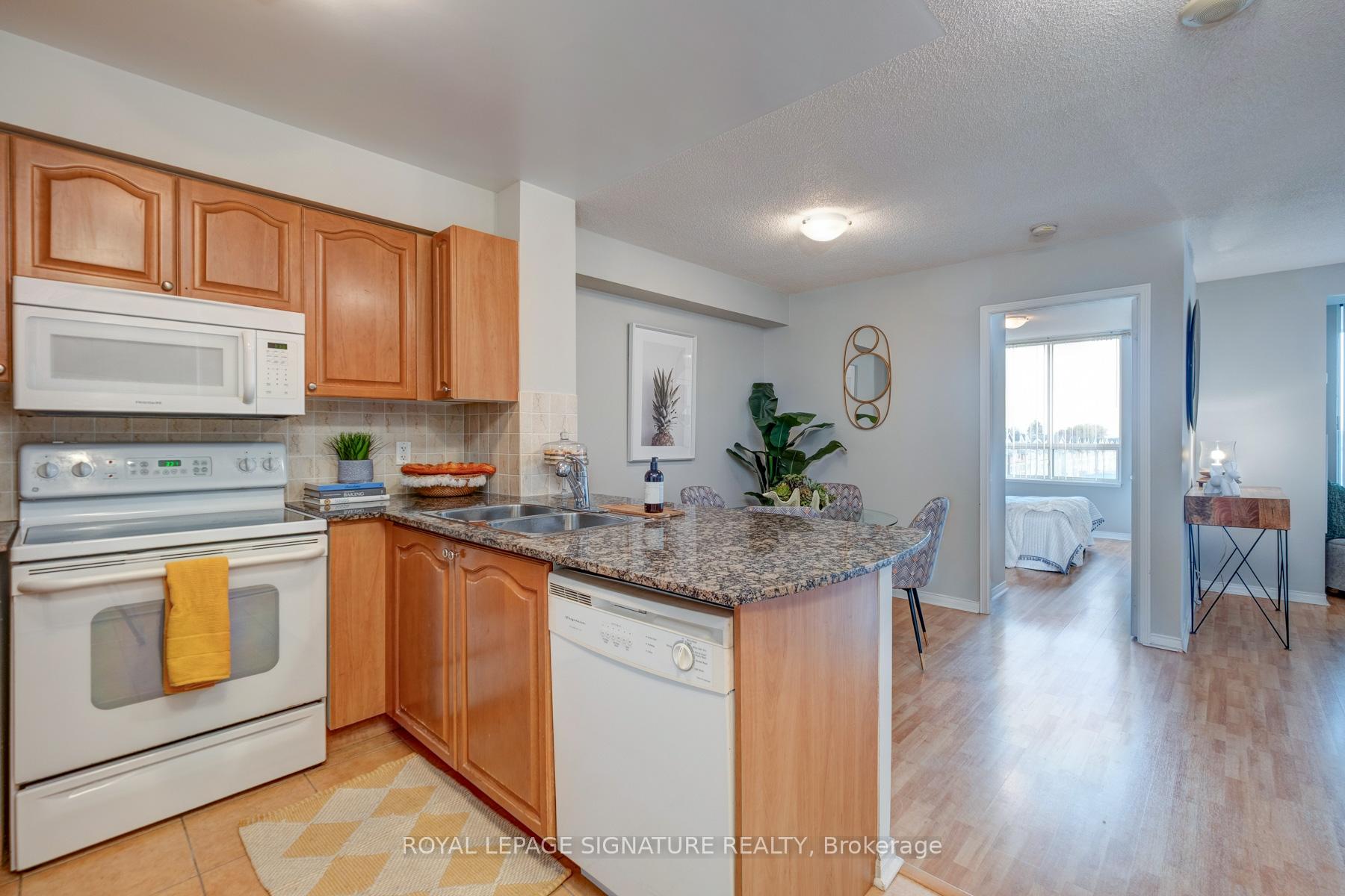 Photo 16 of Unit 402, 1863 Queen Street E, Toronto, The Beaches — HOMEH