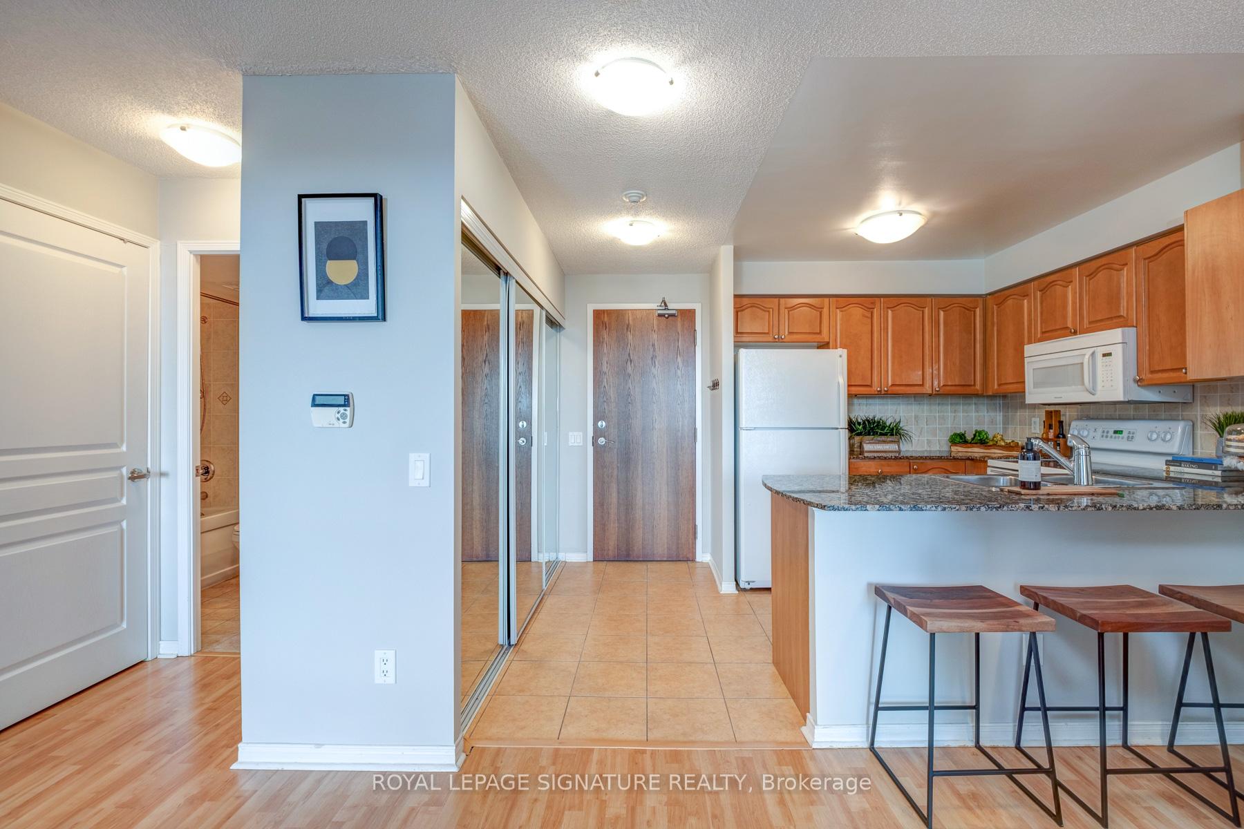 Photo 12 of Unit 402, 1863 Queen Street E, Toronto, The Beaches — HOMEH