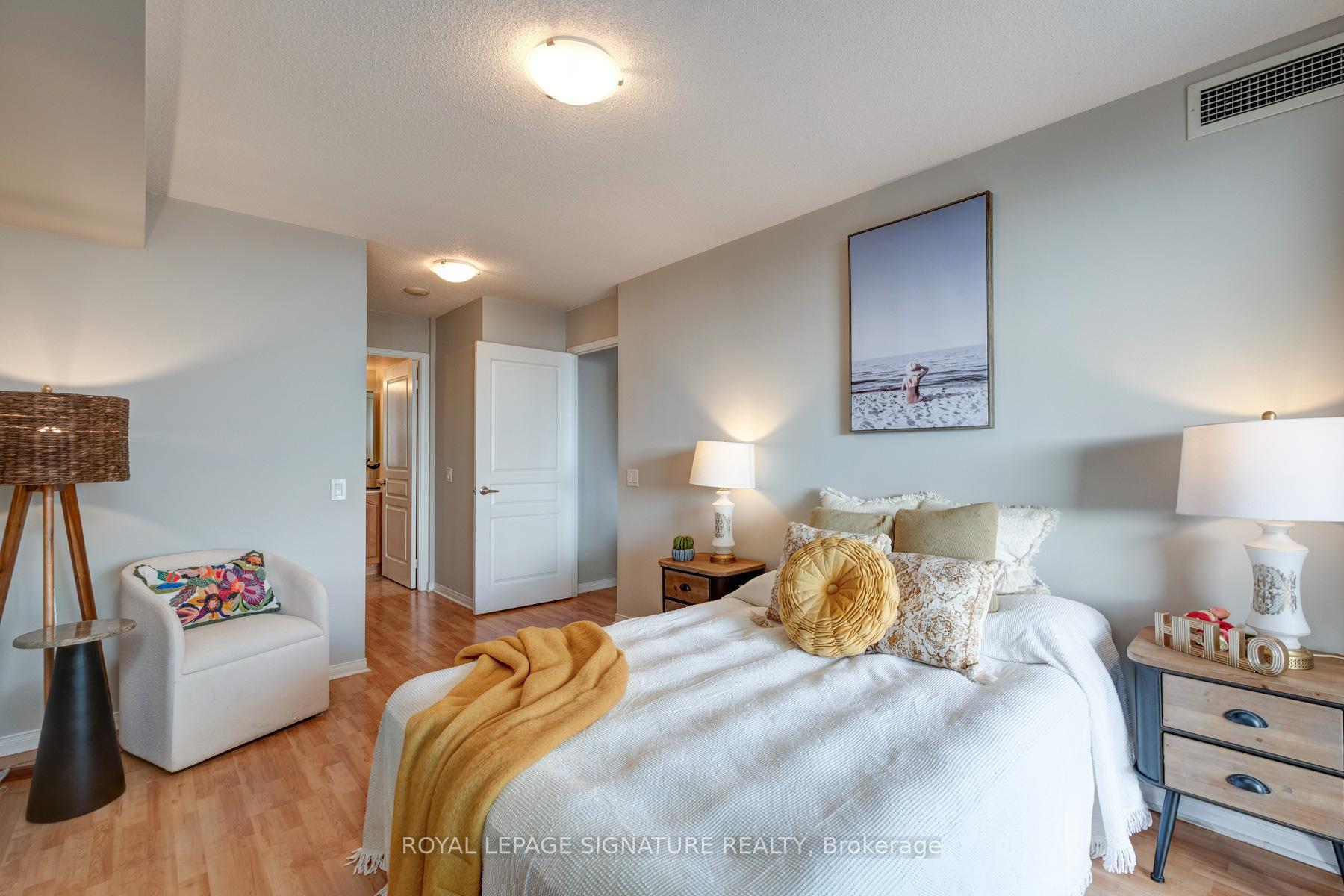 Photo 17 of Unit 402, 1863 Queen Street E, Toronto, The Beaches — HOMEH
