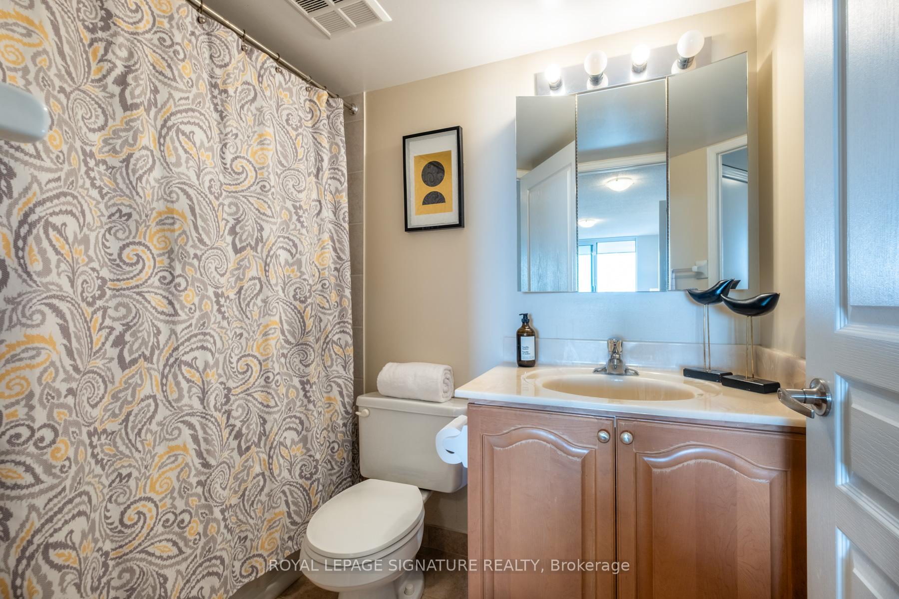 Photo 14 of Unit 402, 1863 Queen Street E, Toronto, The Beaches — HOMEH