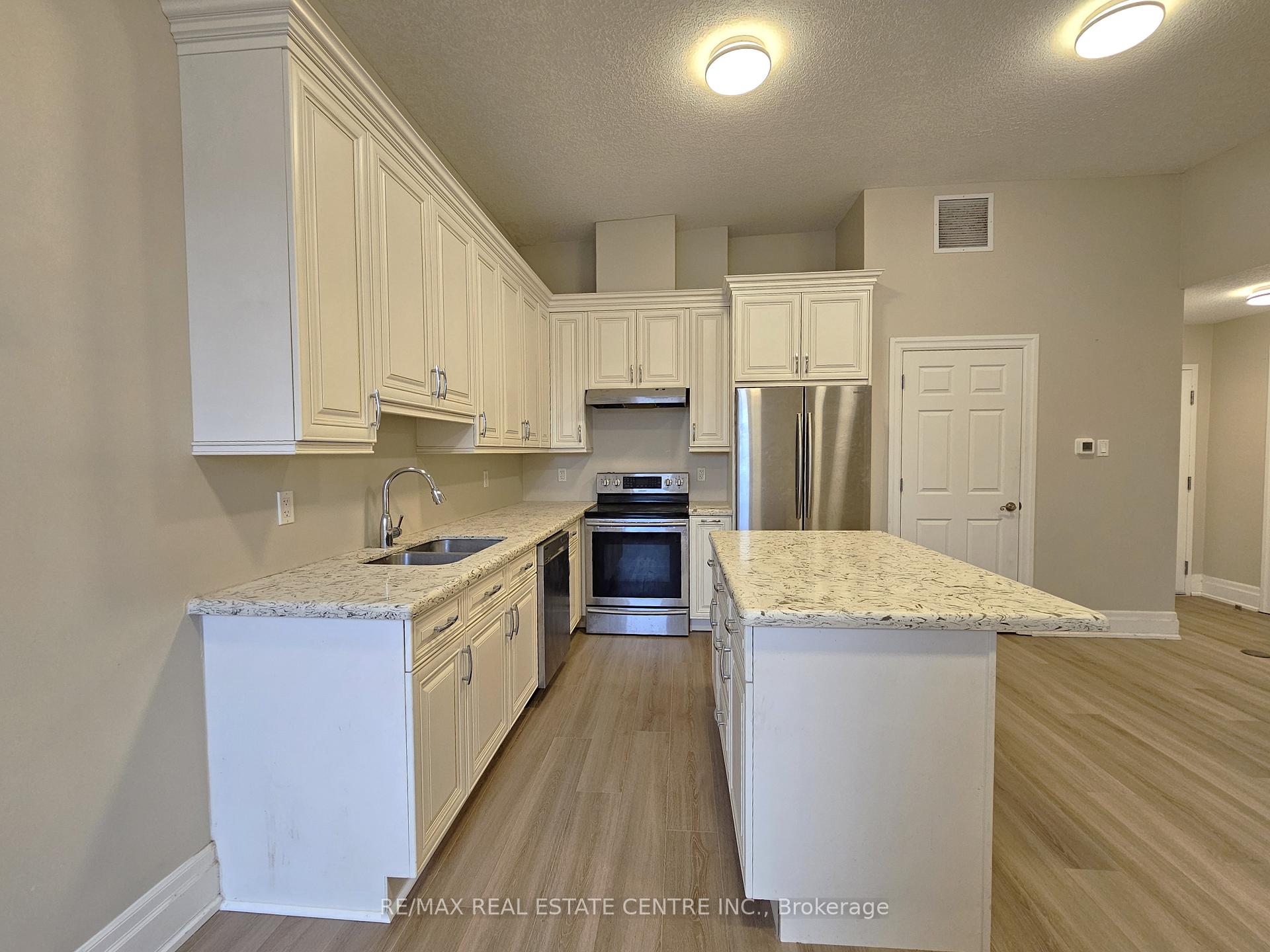 Photo 3 of Unit 205, 757 King Street E, Cambridge — HOMEH