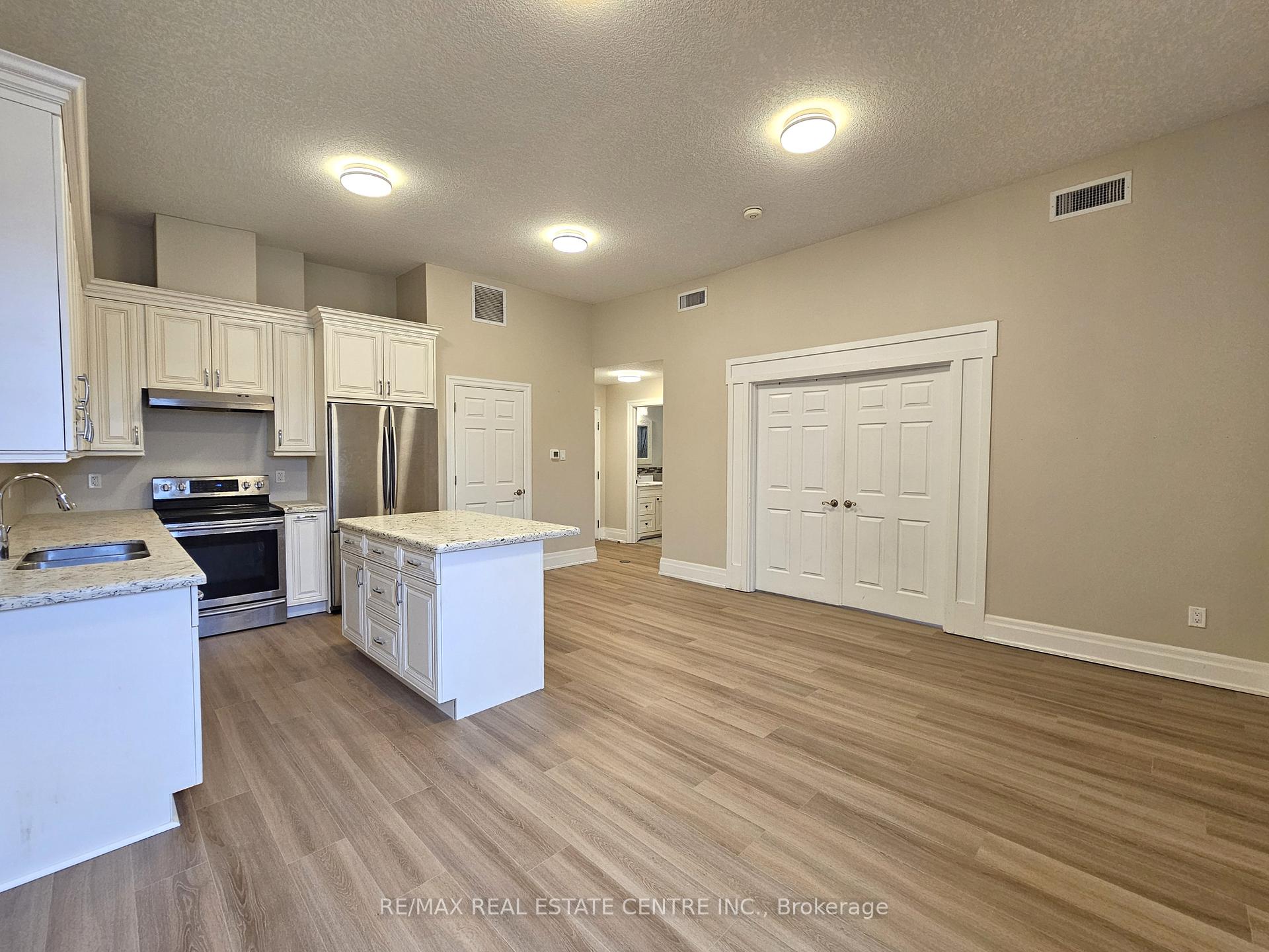 Photo 9 of Unit 205, 757 King Street E, Cambridge — HOMEH