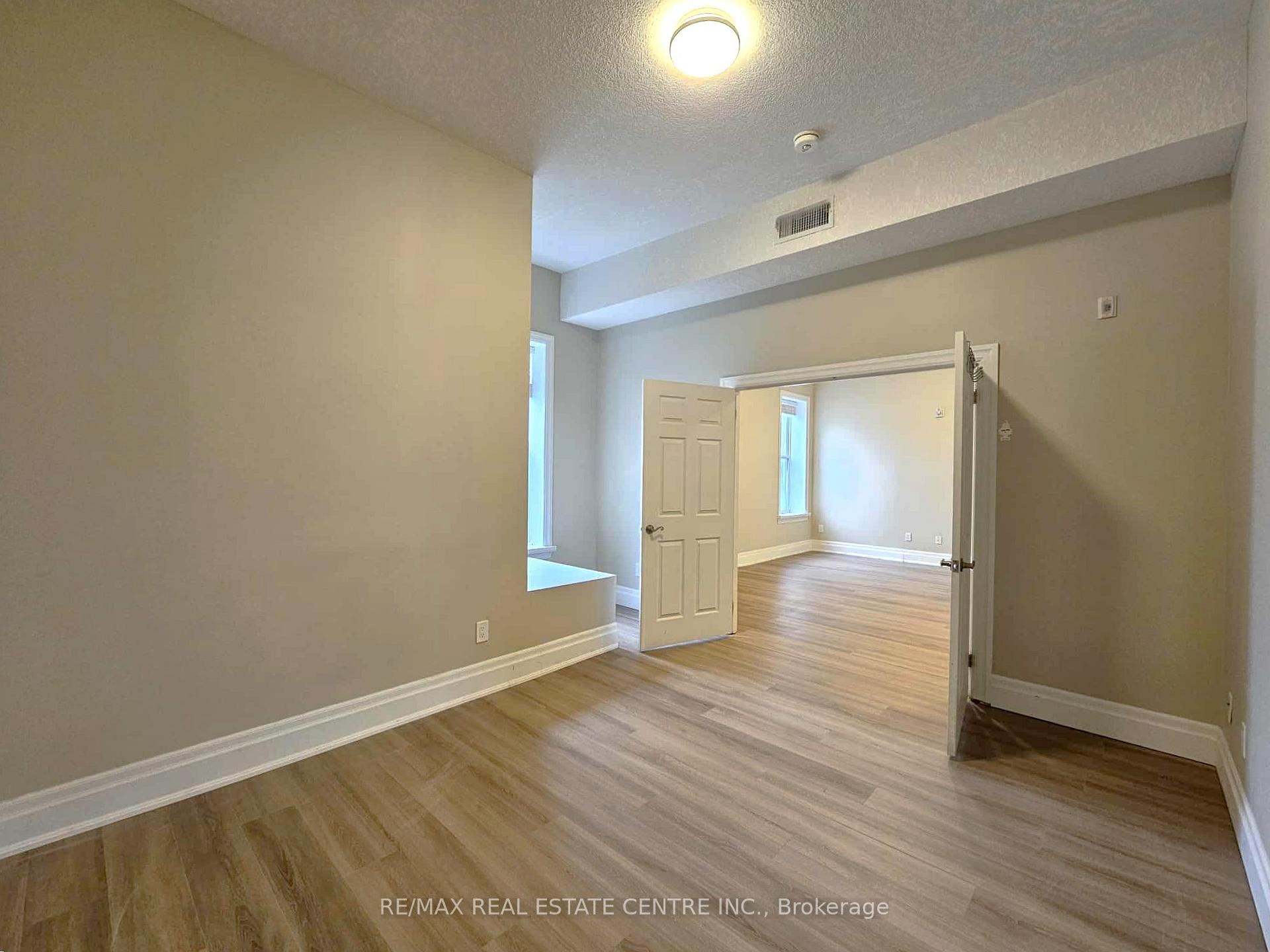 Photo 6 of Unit 205, 757 King Street E, Cambridge — HOMEH