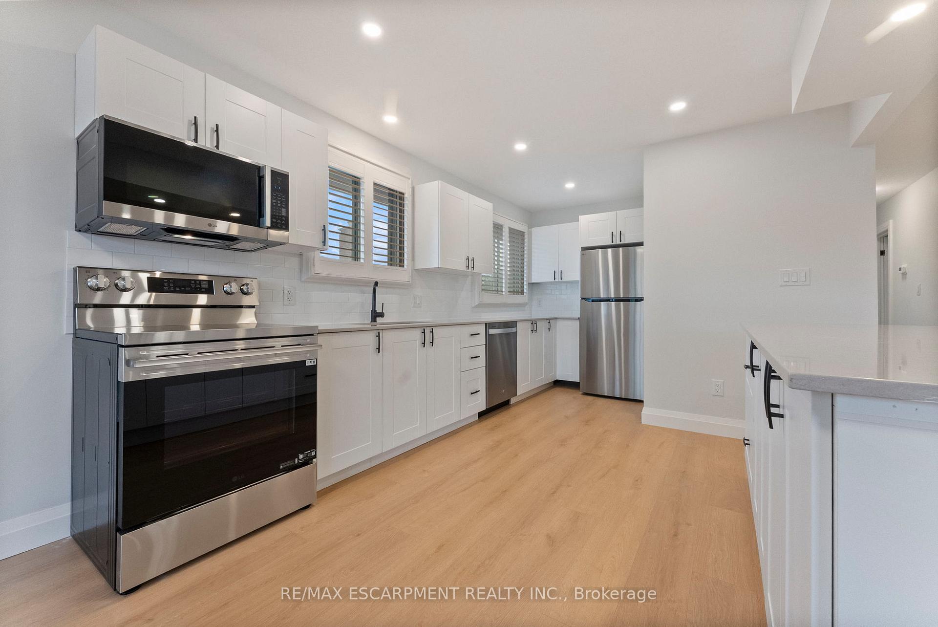 Photo 16 of 11 Marcella Crescent, Hamilton, Gershome — HOMEH