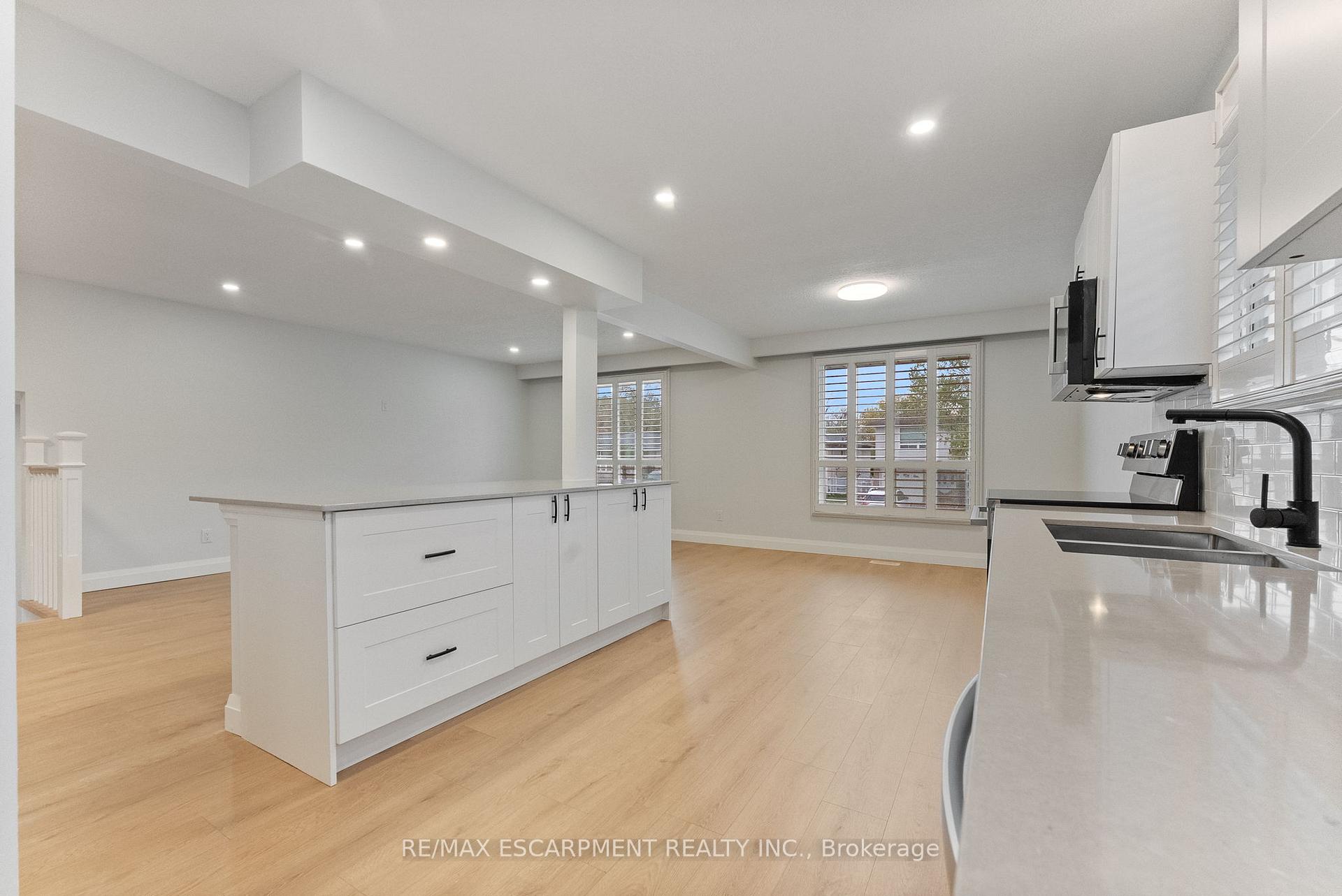 Photo 25 of 11 Marcella Crescent, Hamilton, Gershome — HOMEH