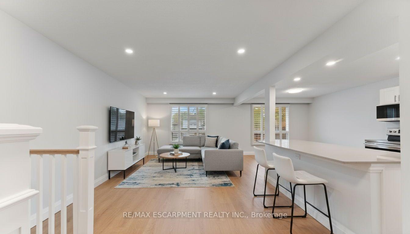 Photo 8 of 11 Marcella Crescent, Hamilton, Gershome — HOMEH