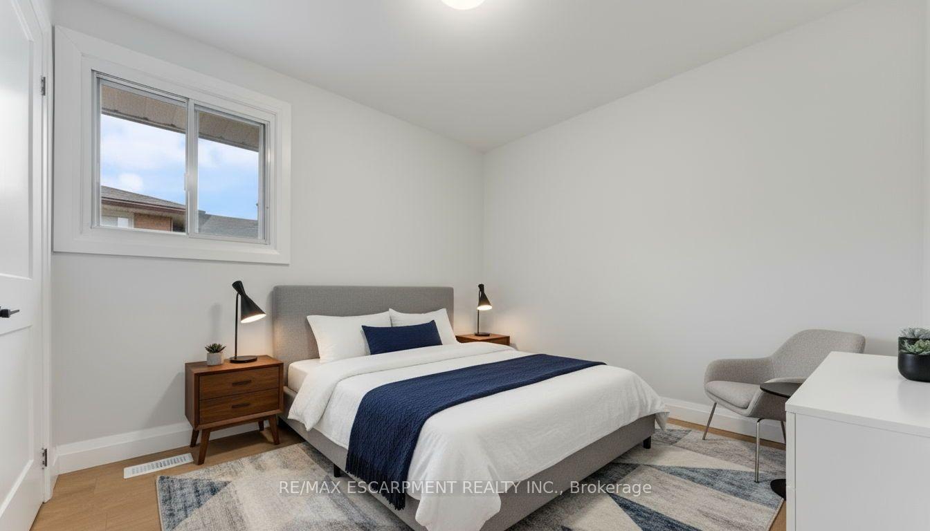 Photo 12 of 11 Marcella Crescent, Hamilton, Gershome — HOMEH