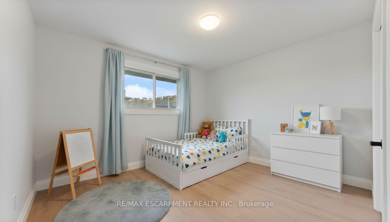 Photo 10 of 11 Marcella Crescent, Hamilton, Gershome — HOMEH